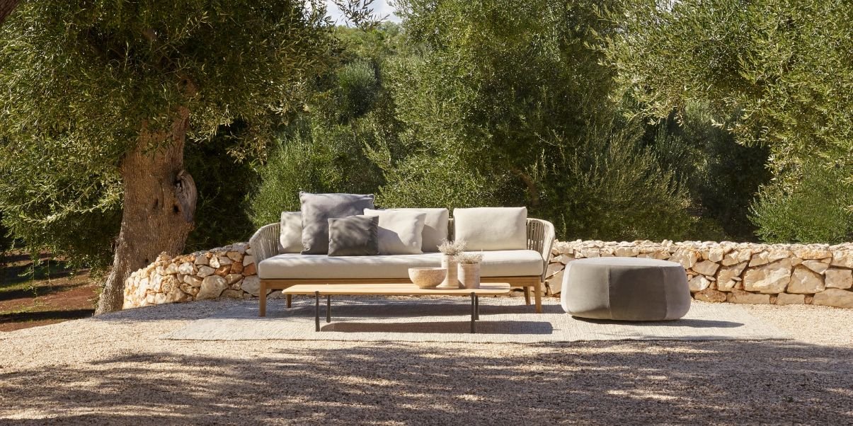 The airy design of the Mood collection and its warm combination of teak and handwoven Tricord makes this outdoor furniture look amazingly natural. The yarn weaving on the chairs, sofas and daybeds is available in a wide range of nature-inspired shade