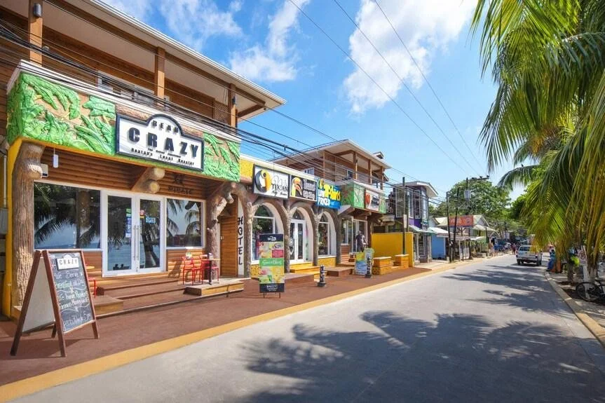 Why Roatán Works Better When You Stop Trying to Do Everything