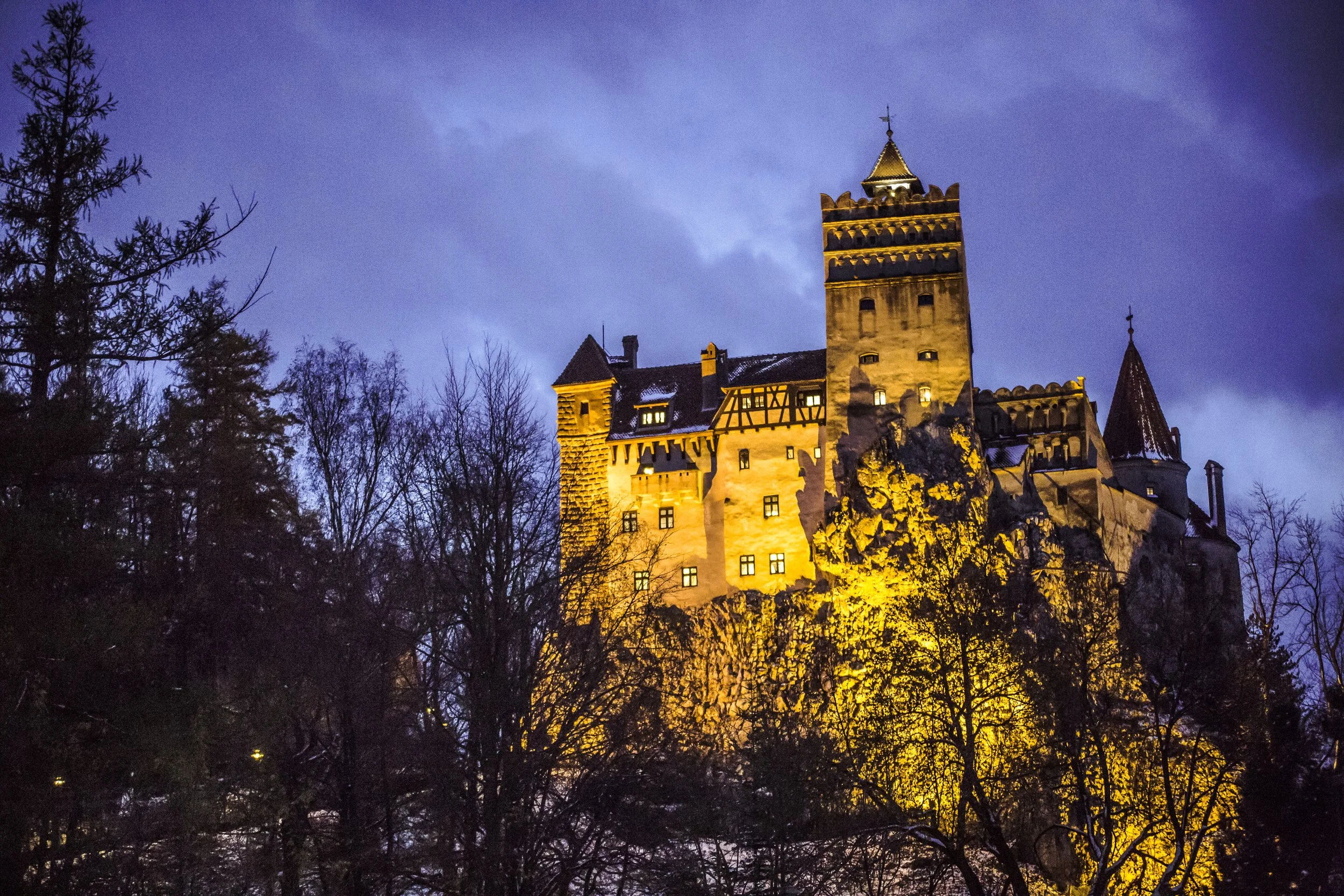 Romania Bran Draculas Castle Night.jpg