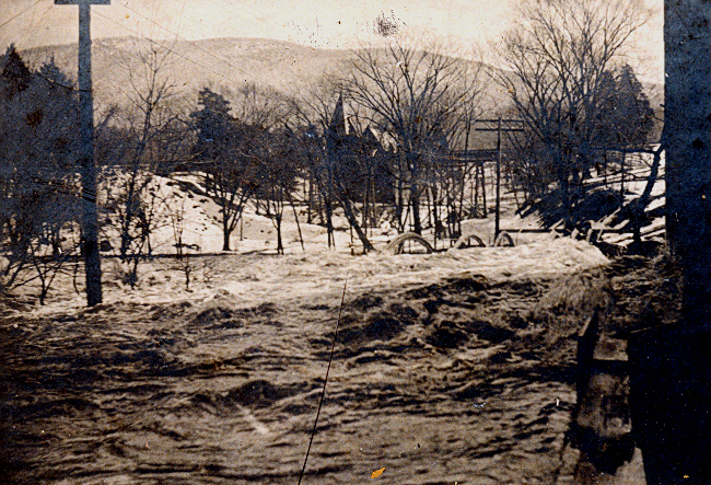 Bridge awash in Flood of 1902