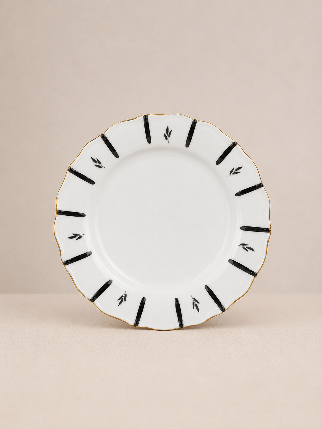 Dinner plate 27cm ø. MADRID COLLECTION. Hand painted