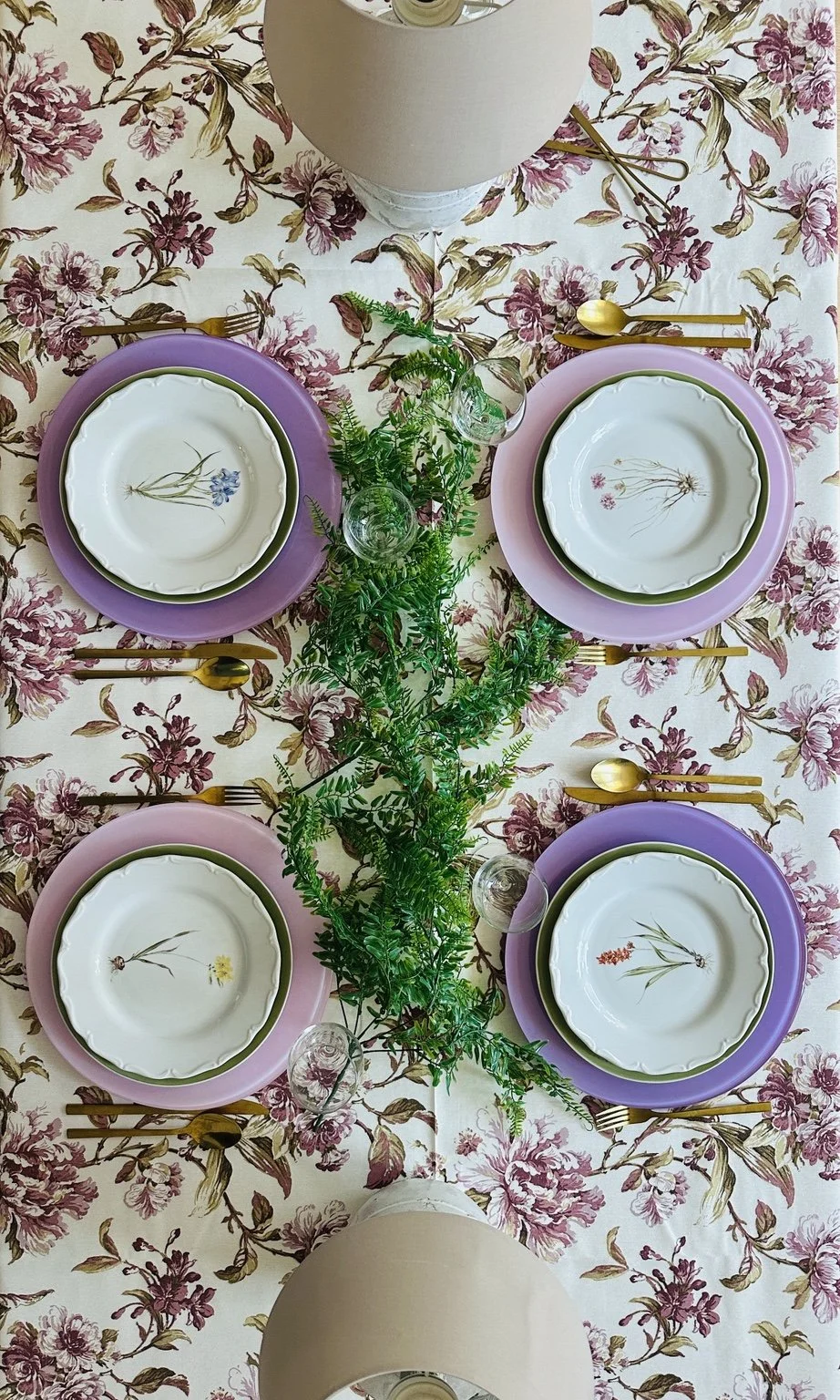 FLOWER · Complete Tableware Set Hand-painted Langenthal porcelain