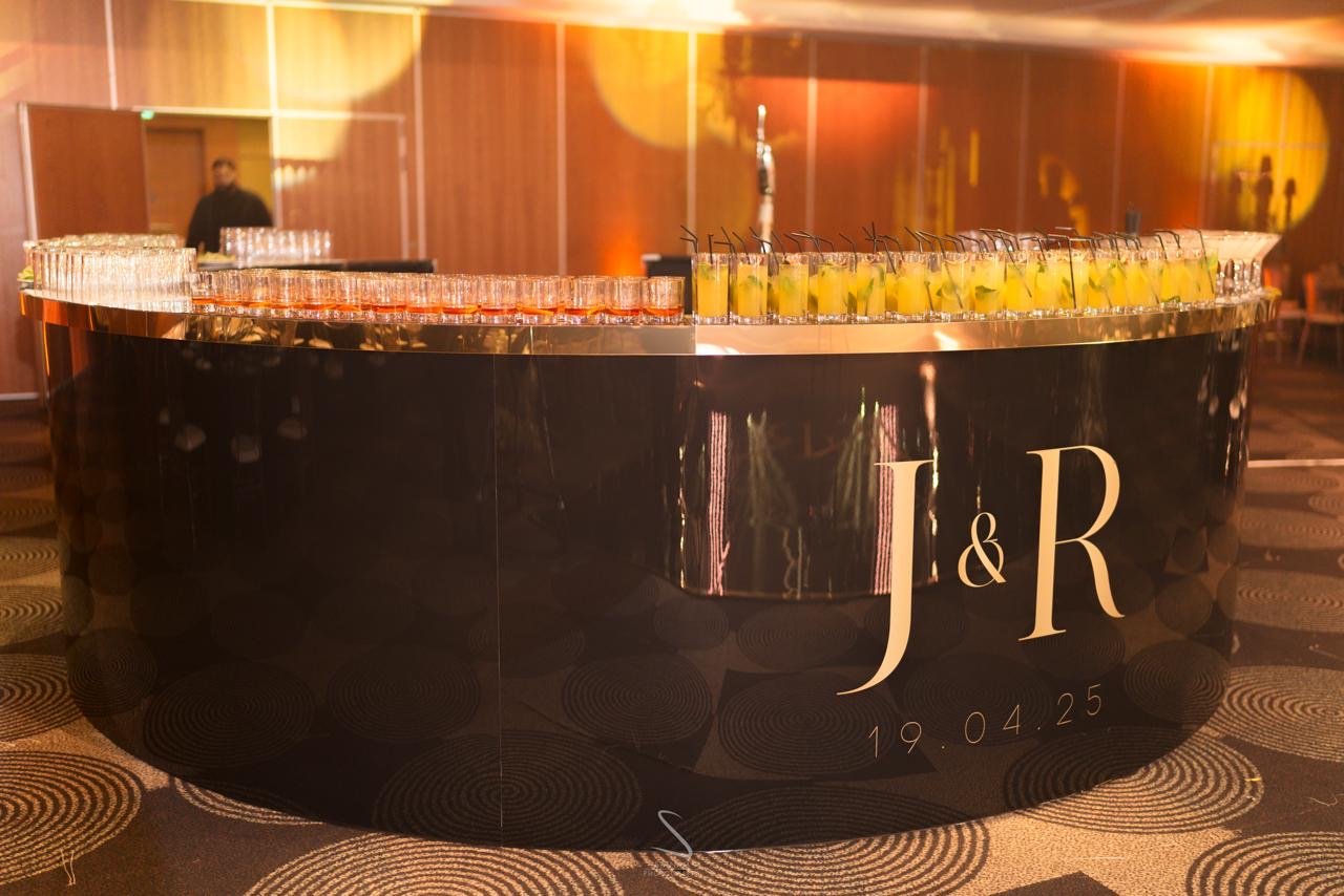 JR 360 bar 2.jpg