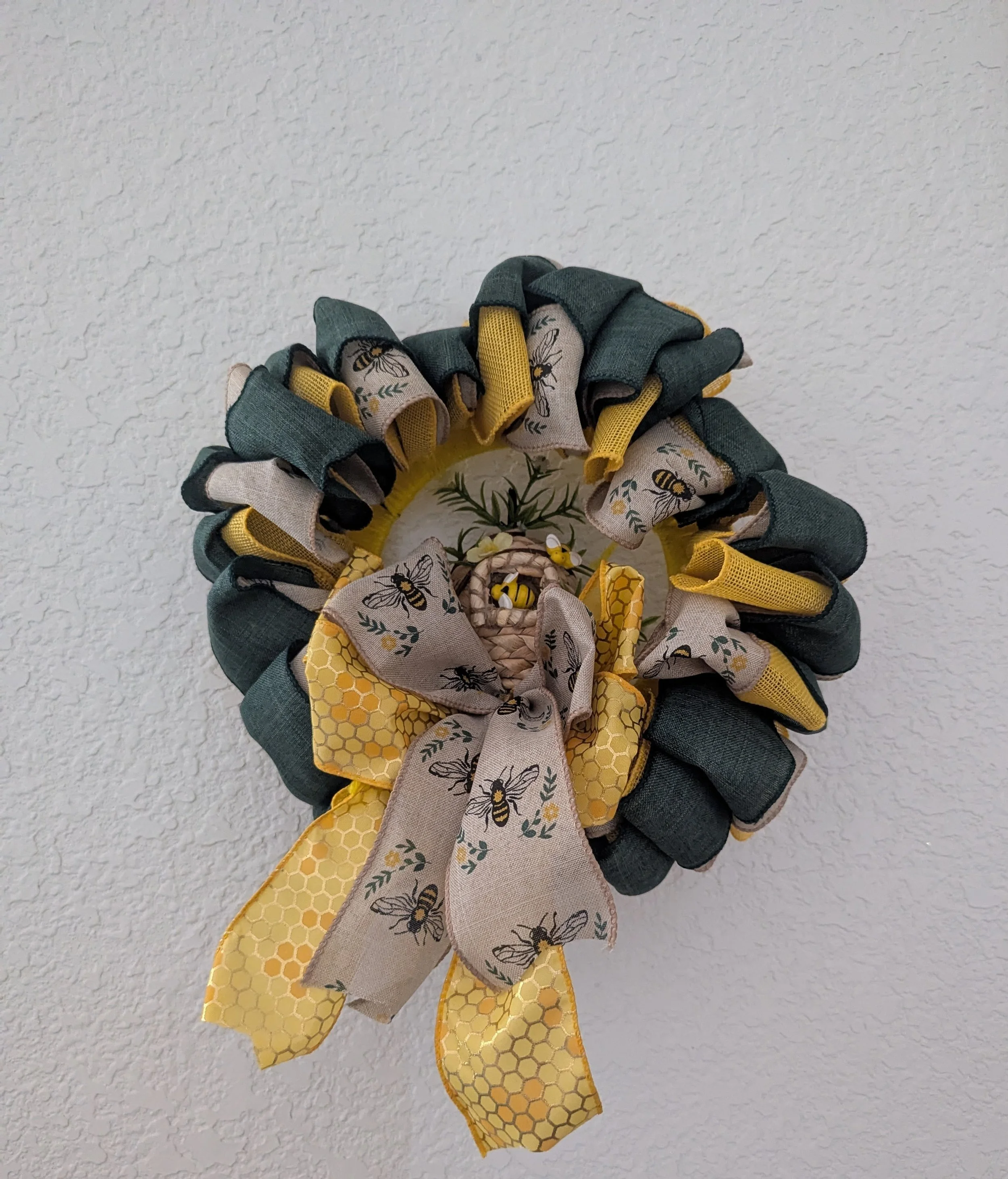 Little beehive wreath