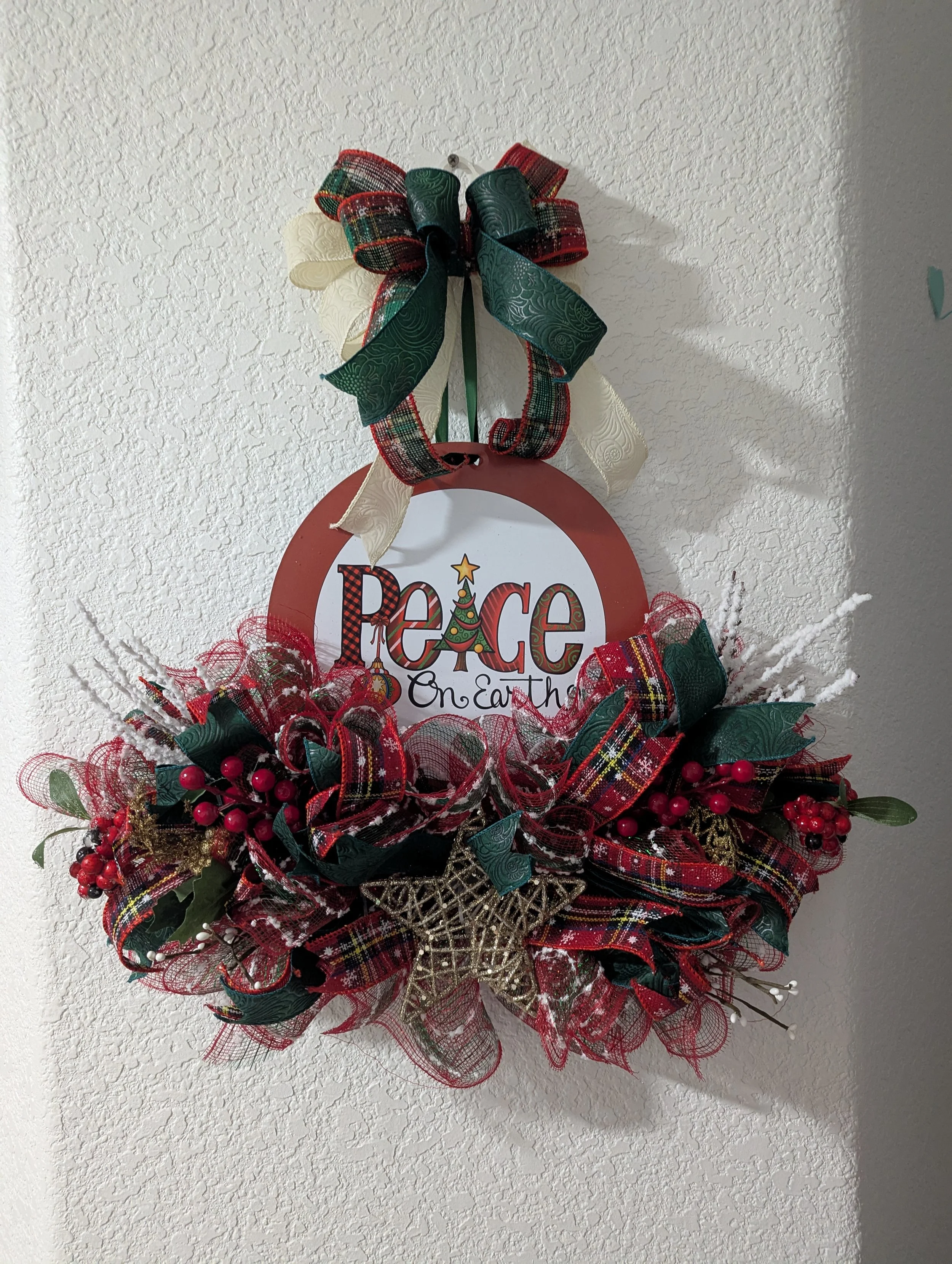 Peace on Earth Rail Wreath