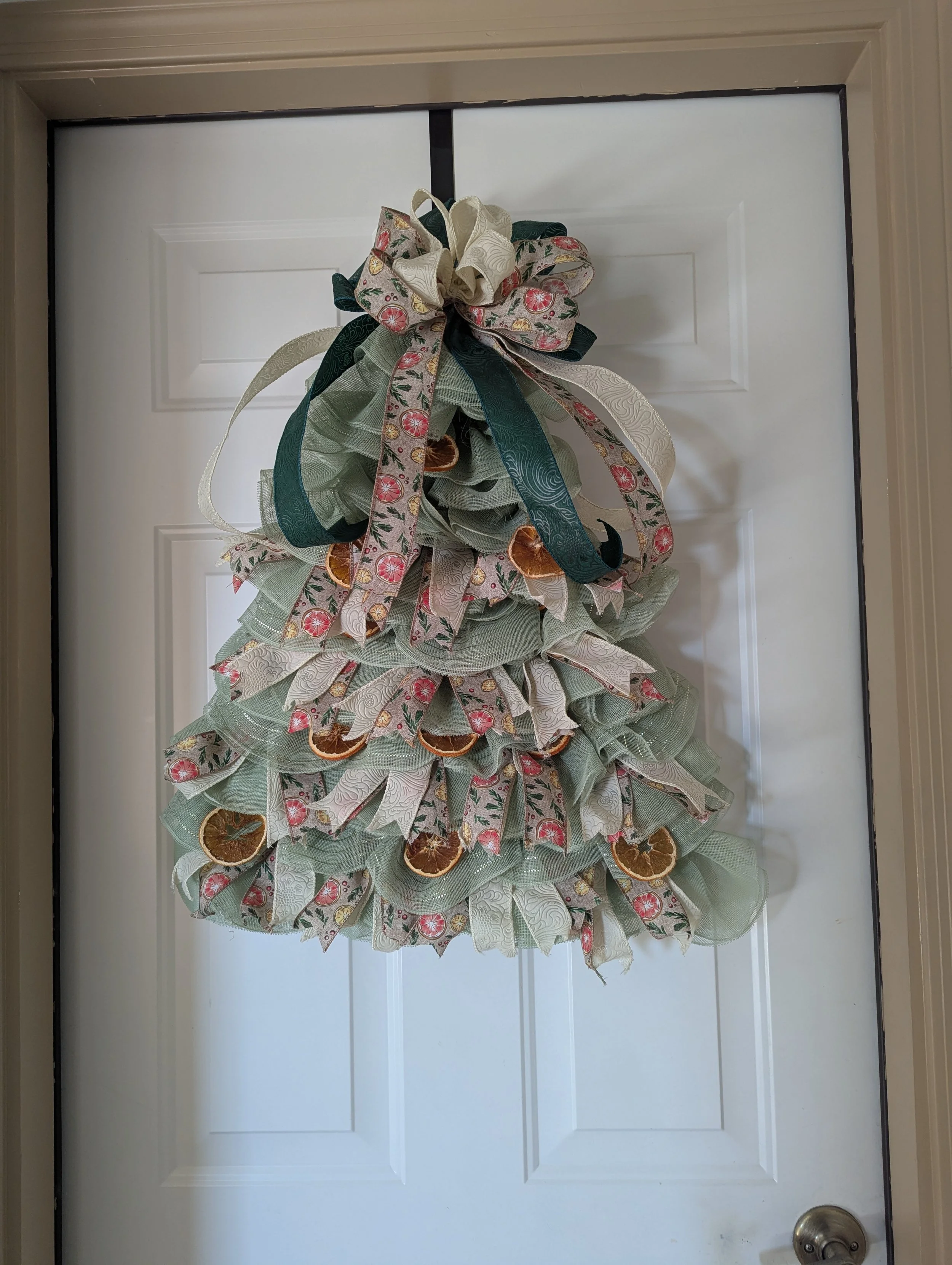 Citrus Delight Mesh Christmas Tree