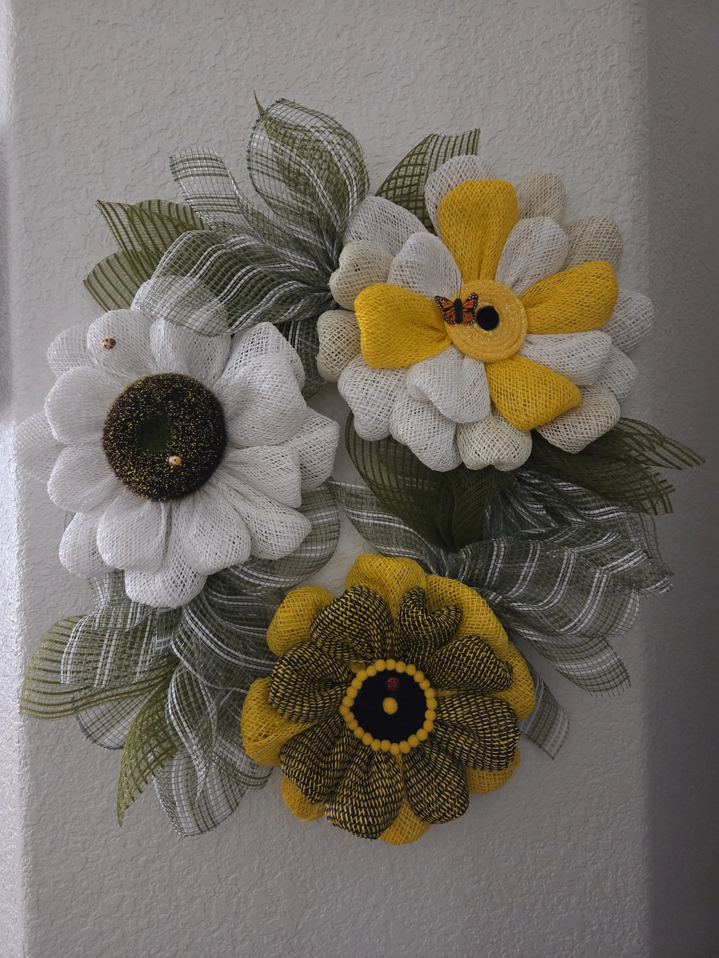 Soft Poly Burlap Daisies