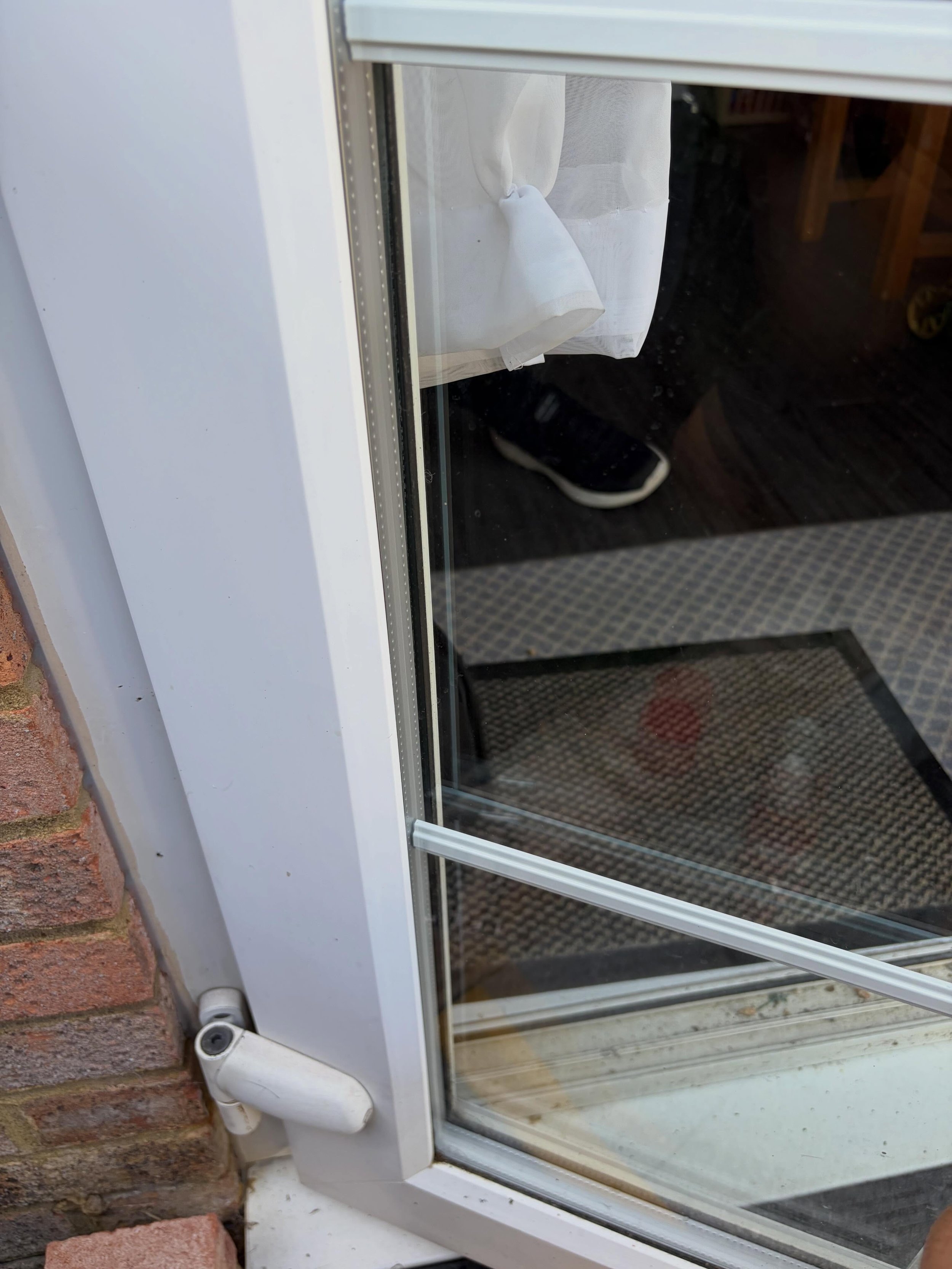 We had a call from this lady who had been concerned about her back doors she reported that she had to lift them up every time she needed to close them, we provided a fast adjustment and now her doors opens and closes smoothly!