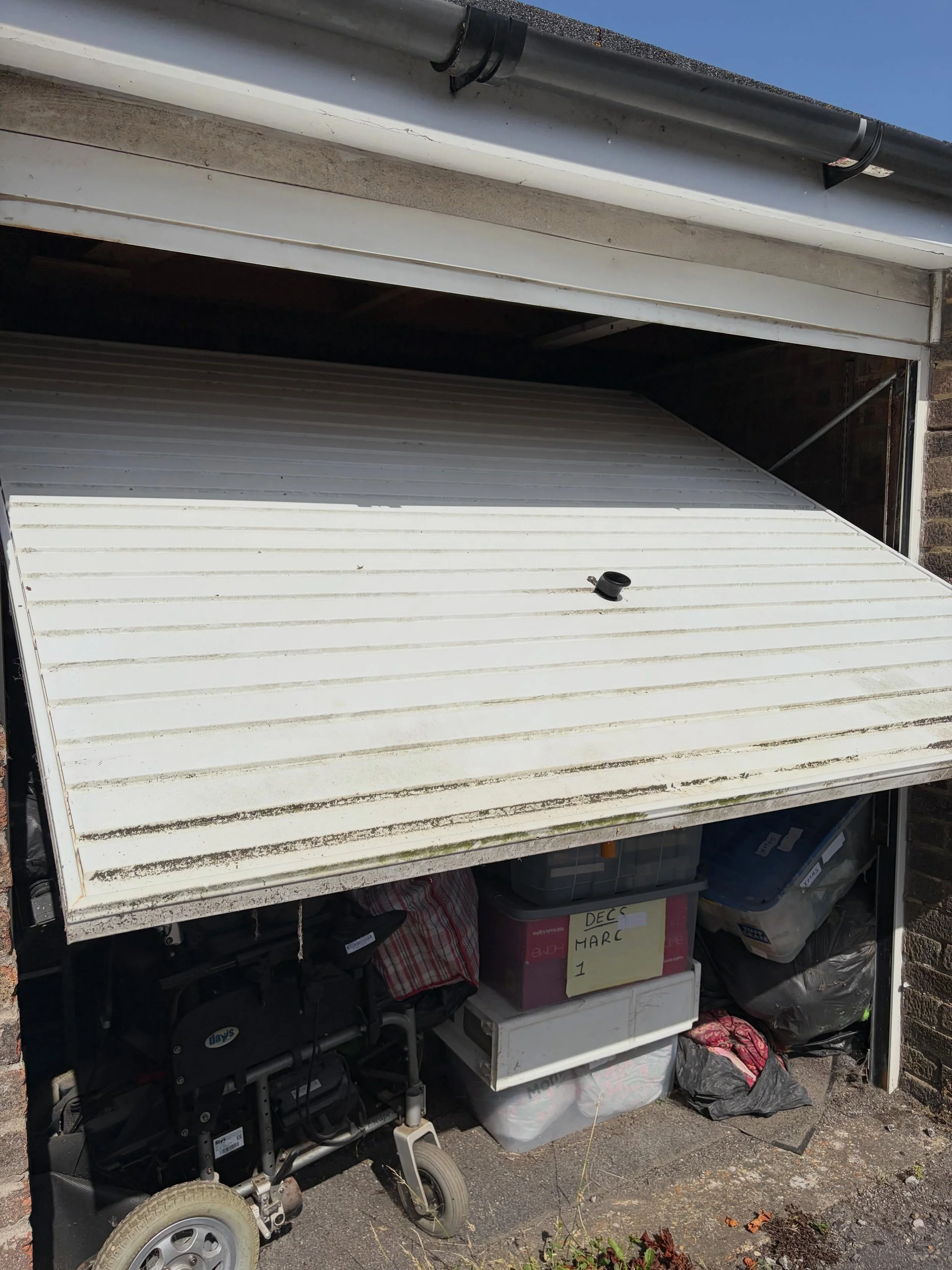 Customer hadn&rsquo;t been able to access the garage for over year, the key had been lost and they wanted it open with a new cylinder fitted. We provided an APECS high security cylinder, these are standard cylinders that we have - 3 star cylinders ca