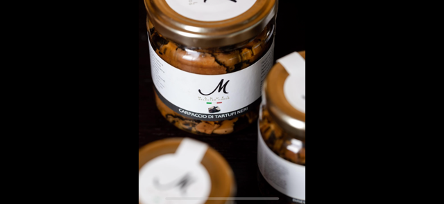 Carpaccio di Tartufi Neri Manuel Tartufi in vasetto di vetro, prodotto artigianale italiano di alta qualità Manuel Tartufi Black Truffle Carpaccio in glass jar, premium Italian artisan produc黑松露薄片玻璃罐装，意大利高品质手工产品t