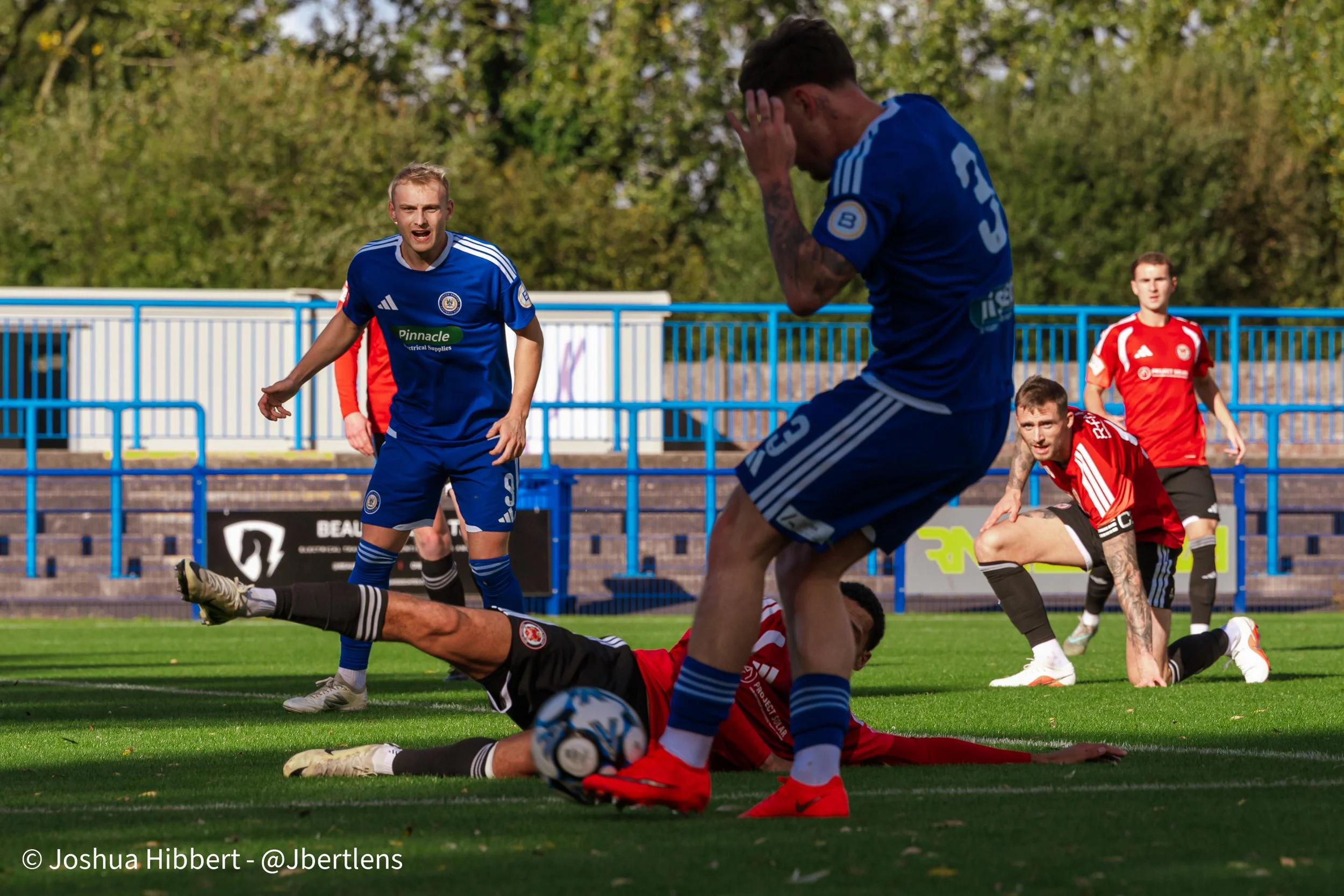 Curzon_Ashton_Hyde_United_Web_Sized_10.10.26-61.jpg