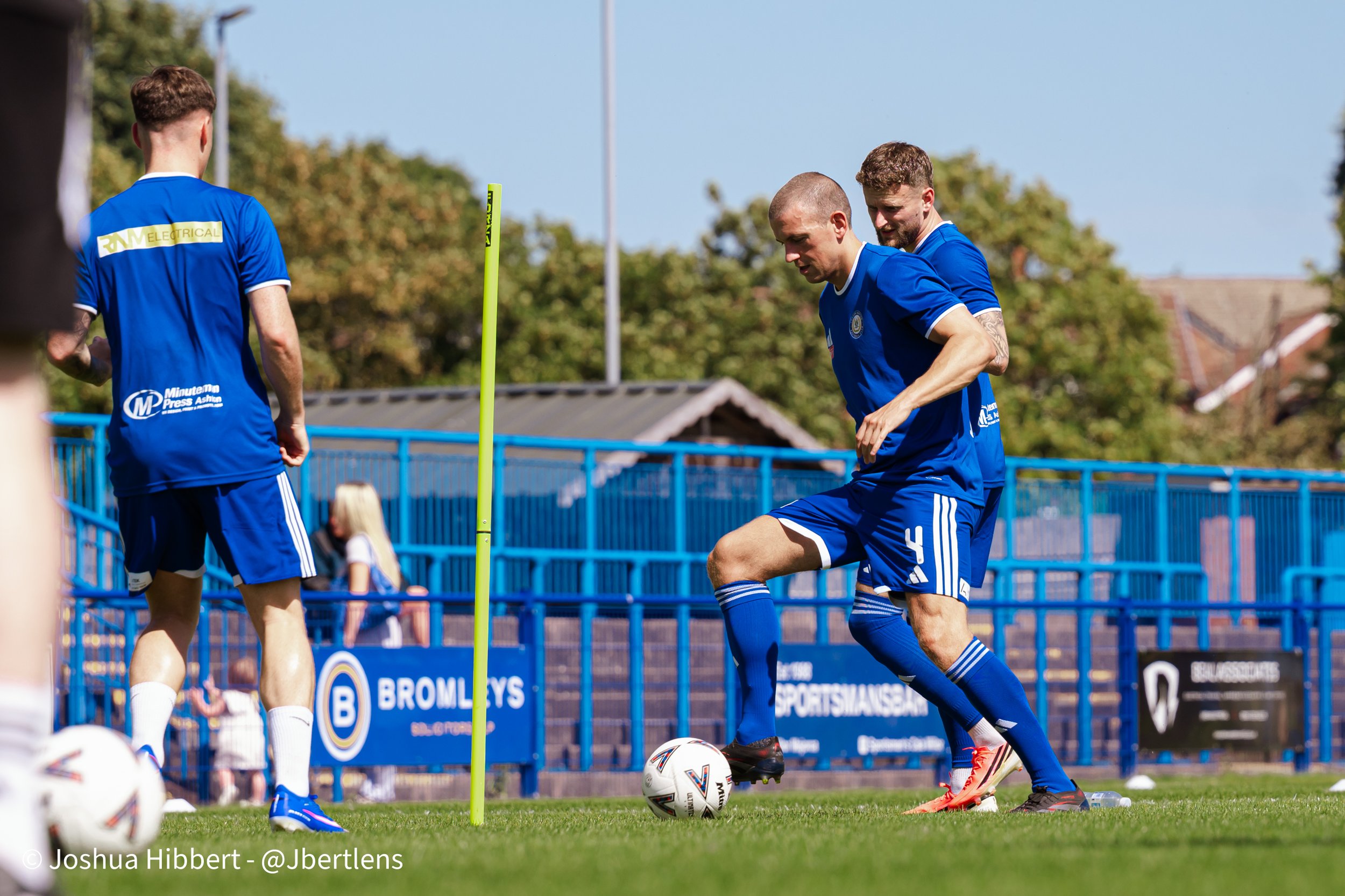 Curzon_Ashton_Alfreton_Town_Web_Sized-10.jpg