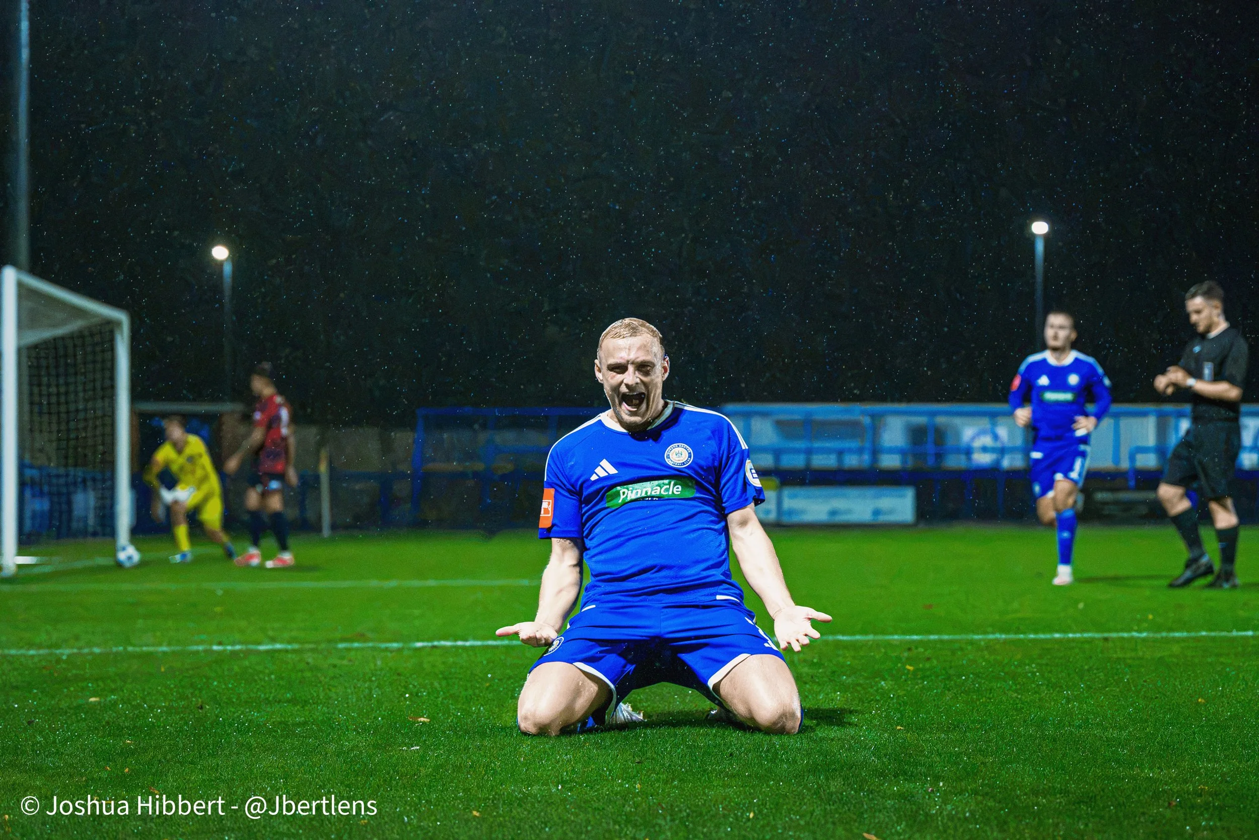 Curzon_Ashton_Redcar_Athletic_Web_Sized_06.10.26-2-2.jpg