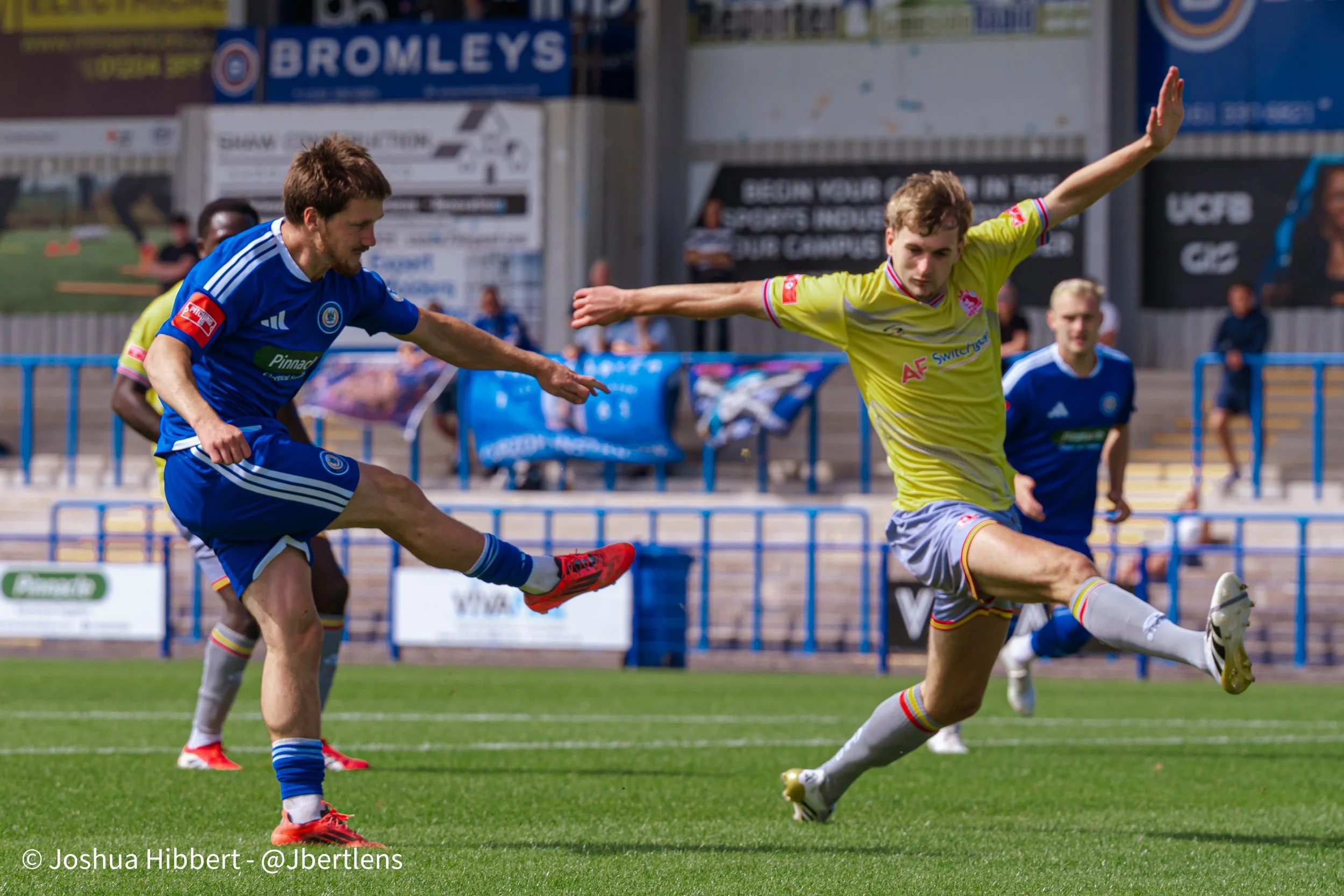 Curzon_Ashton_Alfreton_Town_Web_Sized-47.jpg