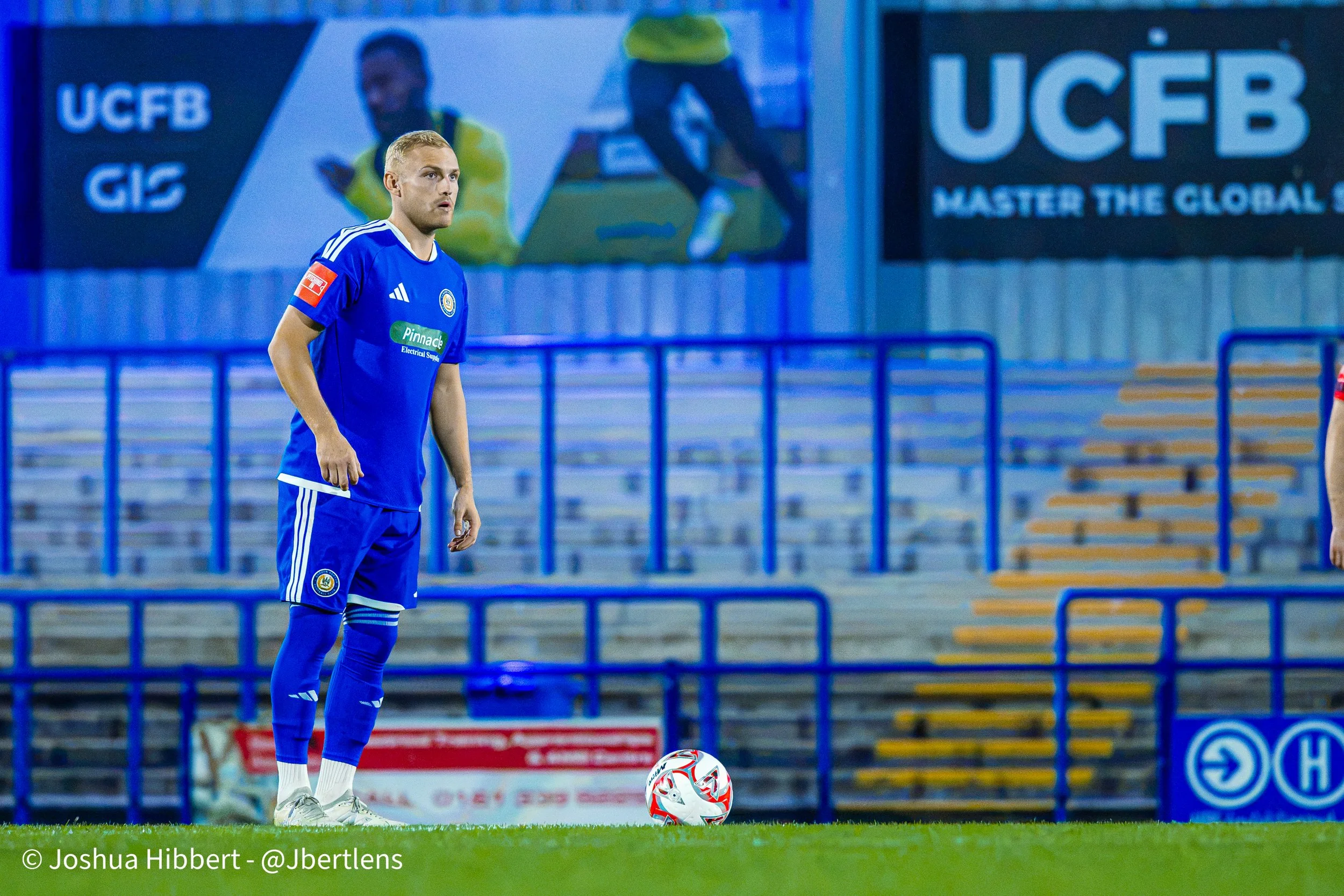 Curzon_Ashton_Redcar_Athletic_Web_Sized_06.10.26-32.jpg