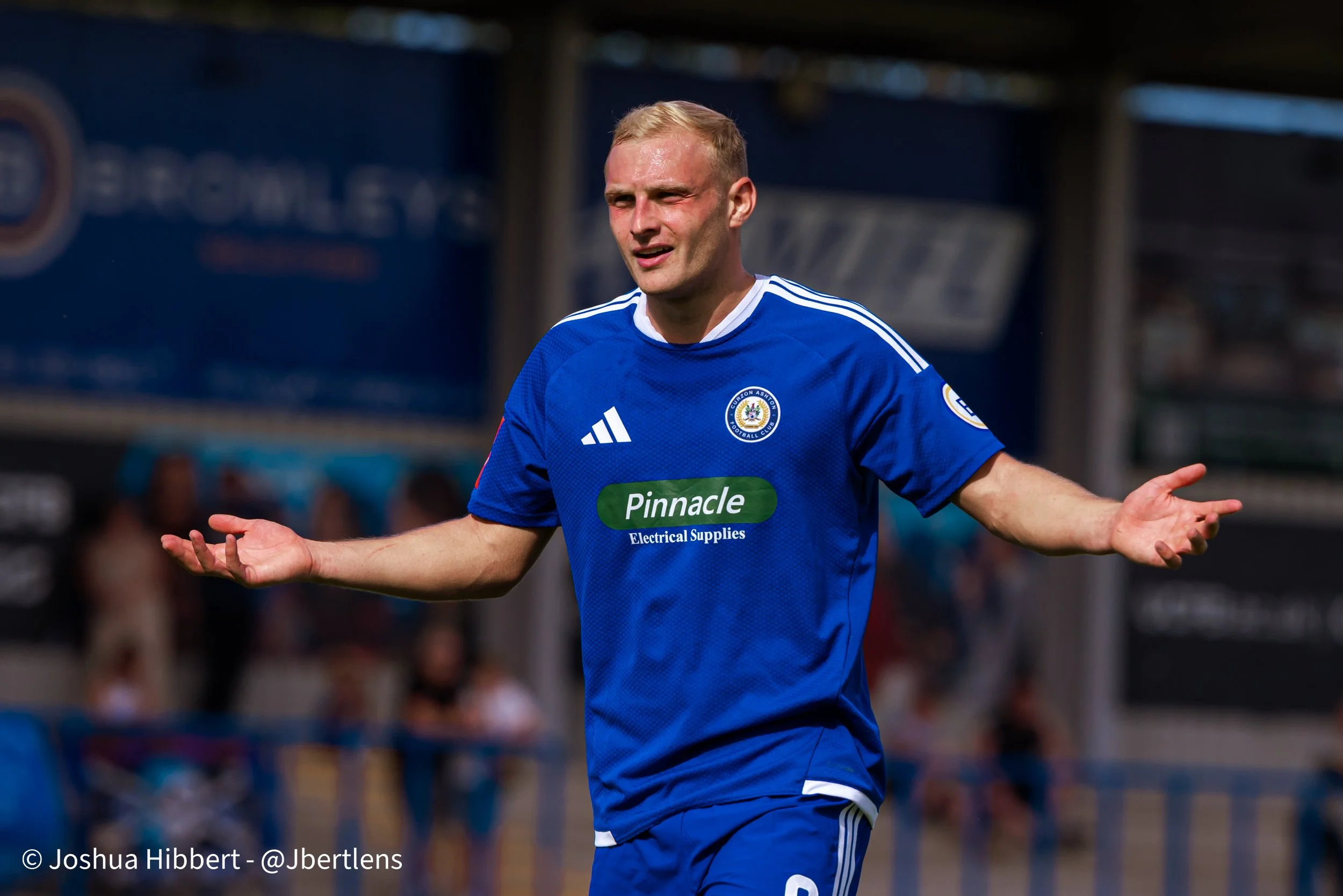 Curzon_Ashton_Alfreton_Town_Web_Sized-156.jpg