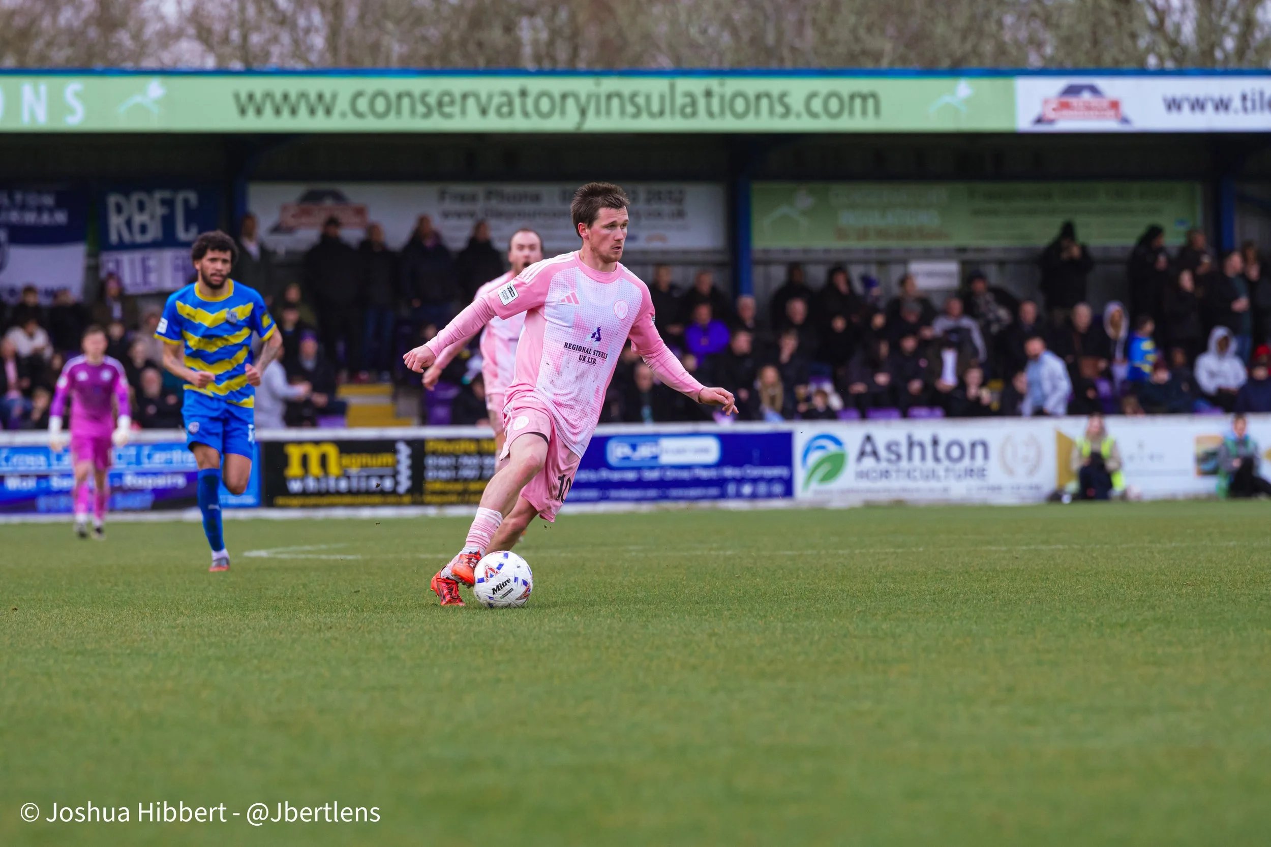 Sport_Photography_Curzon_Ashton_Radcliffe_FC_03.04.26-96.jpg