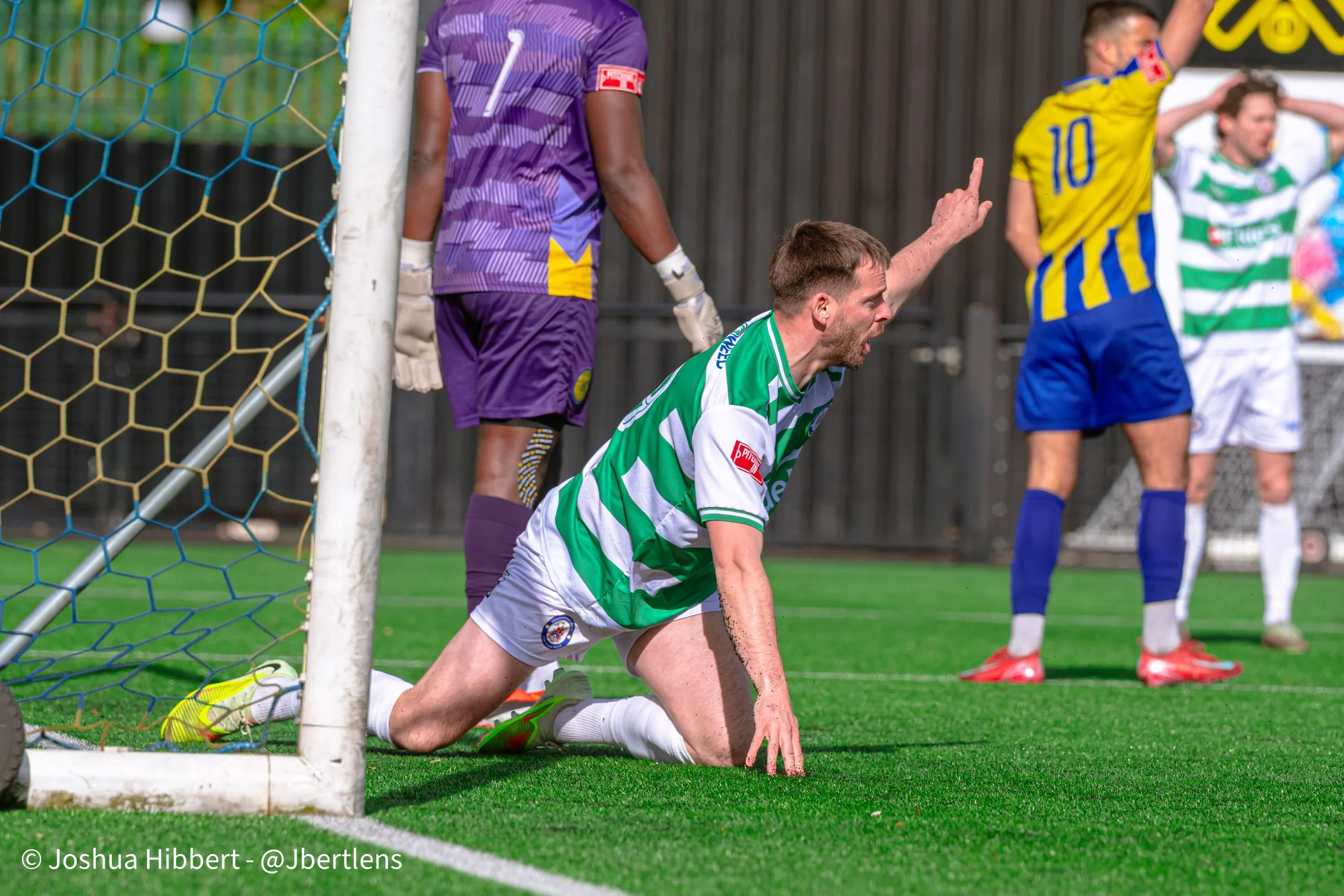 Sport_Photography_Stalybridge_Celtic_Sporting_Khalsa_11.04 (47).jpg