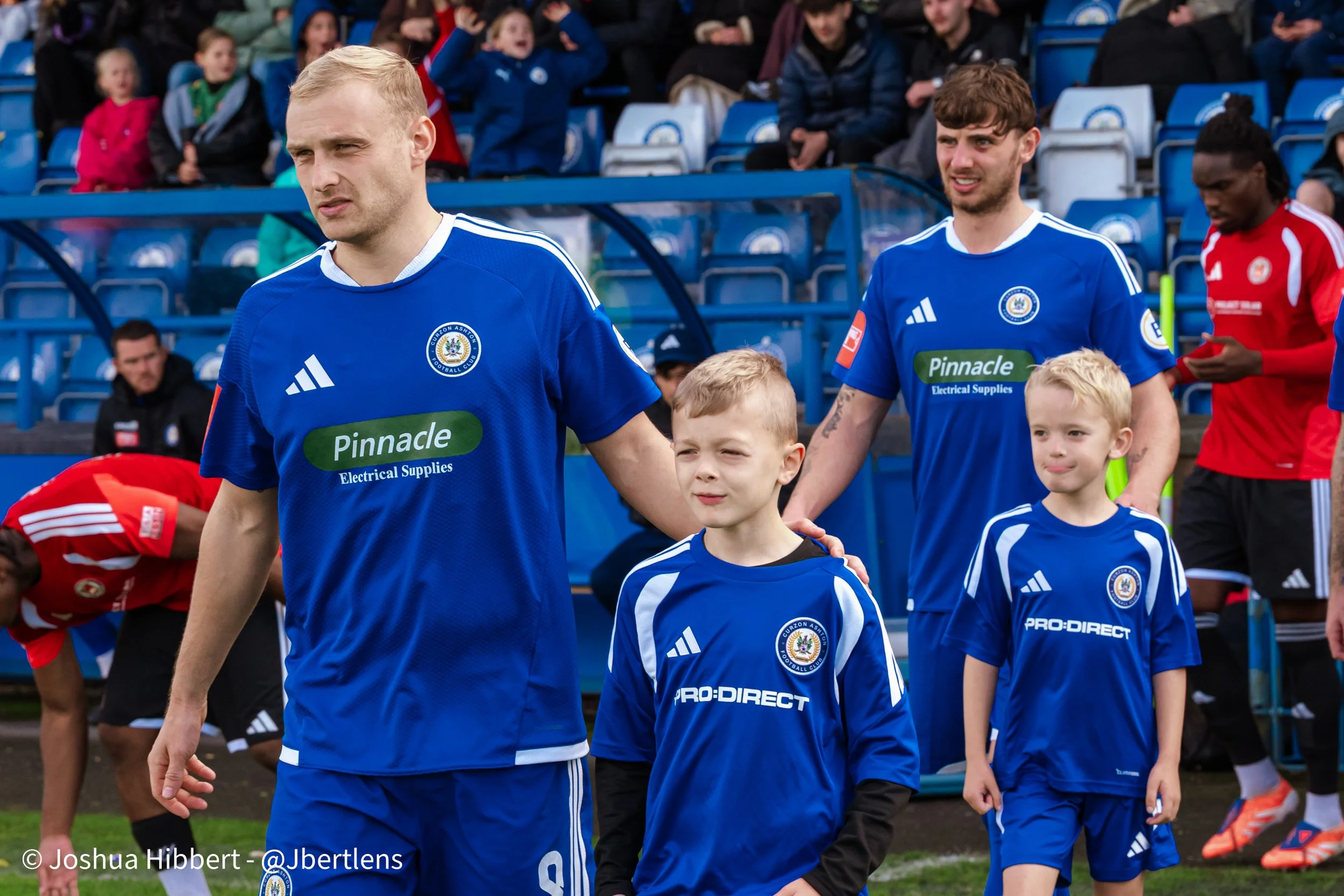 Curzon_Ashton_Hyde_United_Web_Sized_10.10.26-35.jpg