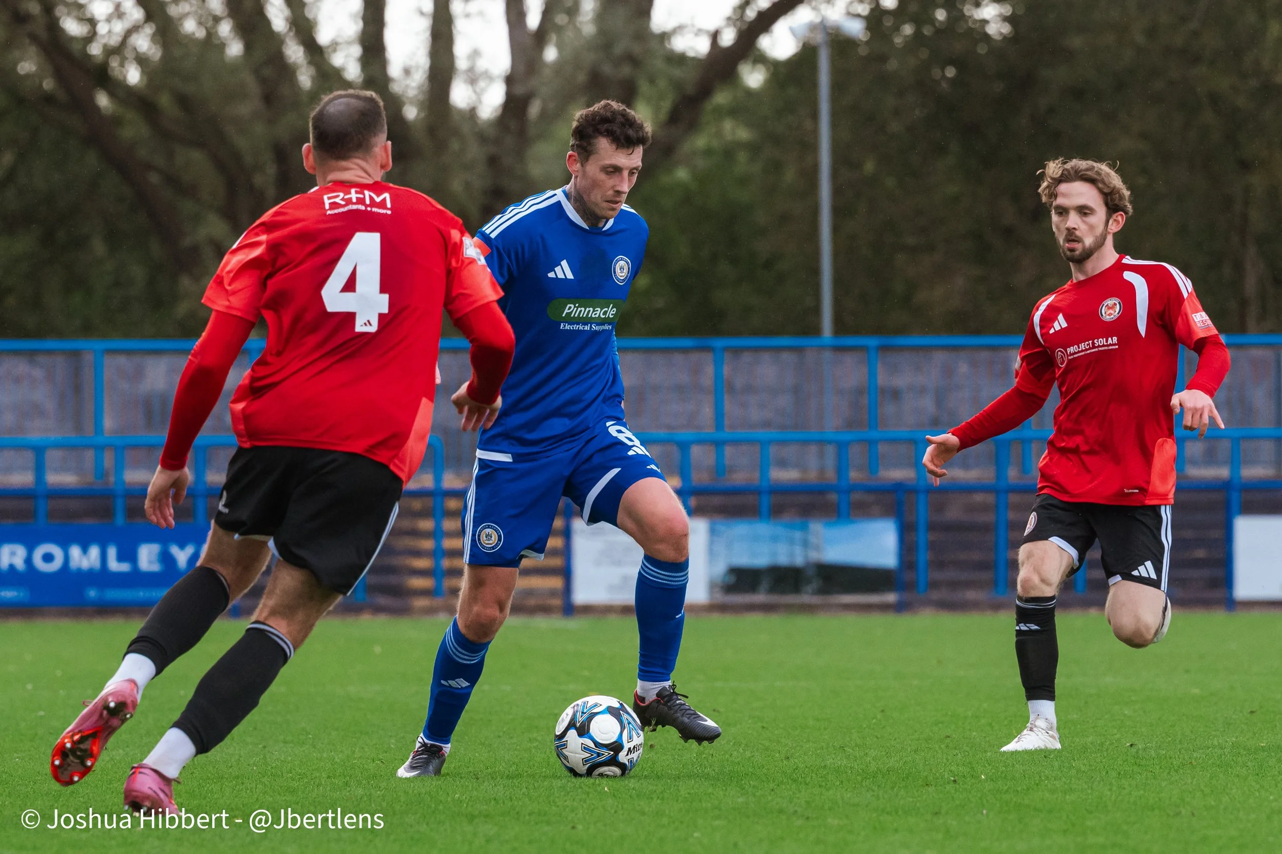 Curzon_Ashton_Hyde_United_Web_Sized_10.10.26-150.jpg