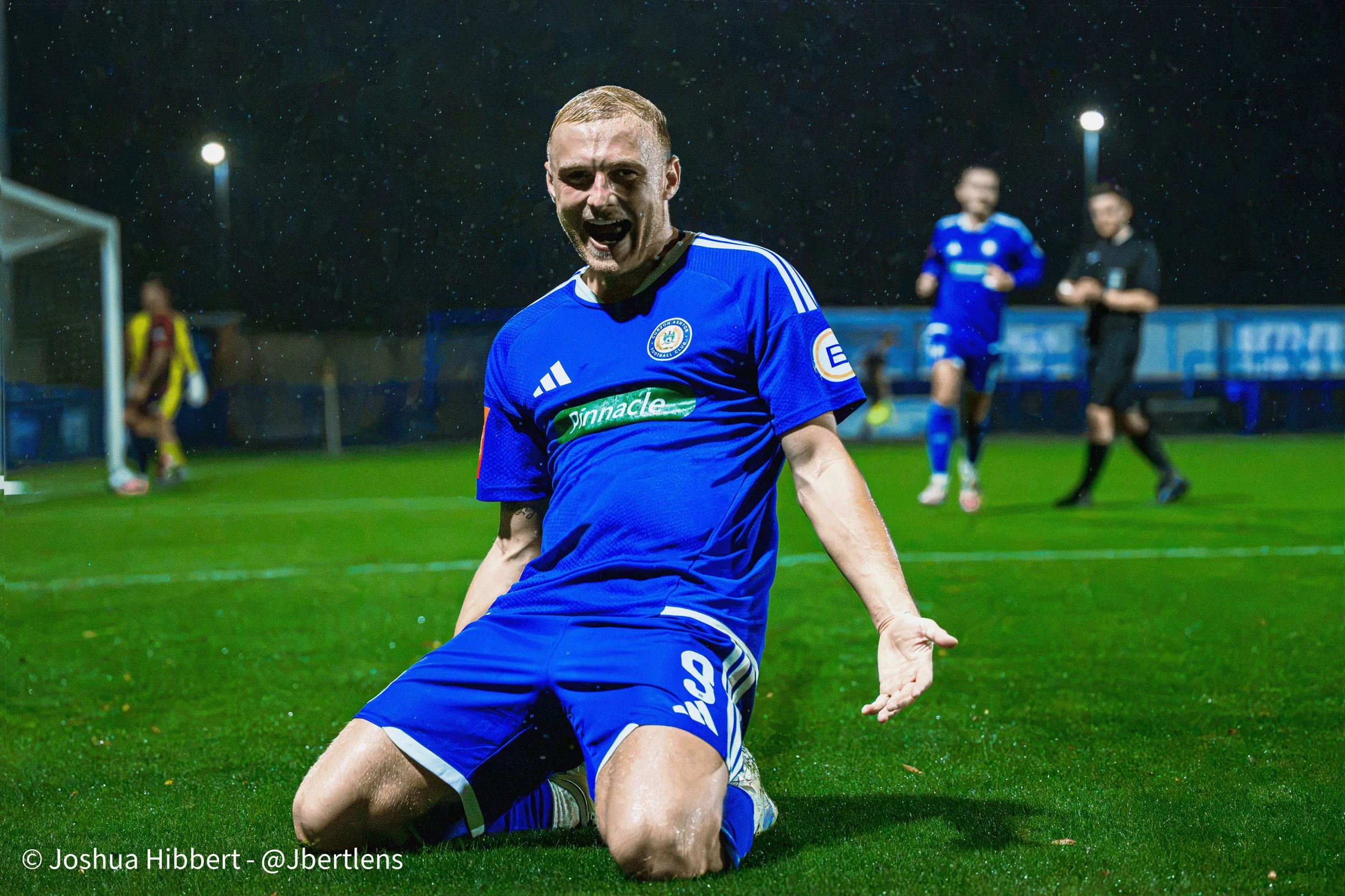 Curzon_Ashton_Redcar_Athletic_Web_Sized_06.10.26-4-2.jpg