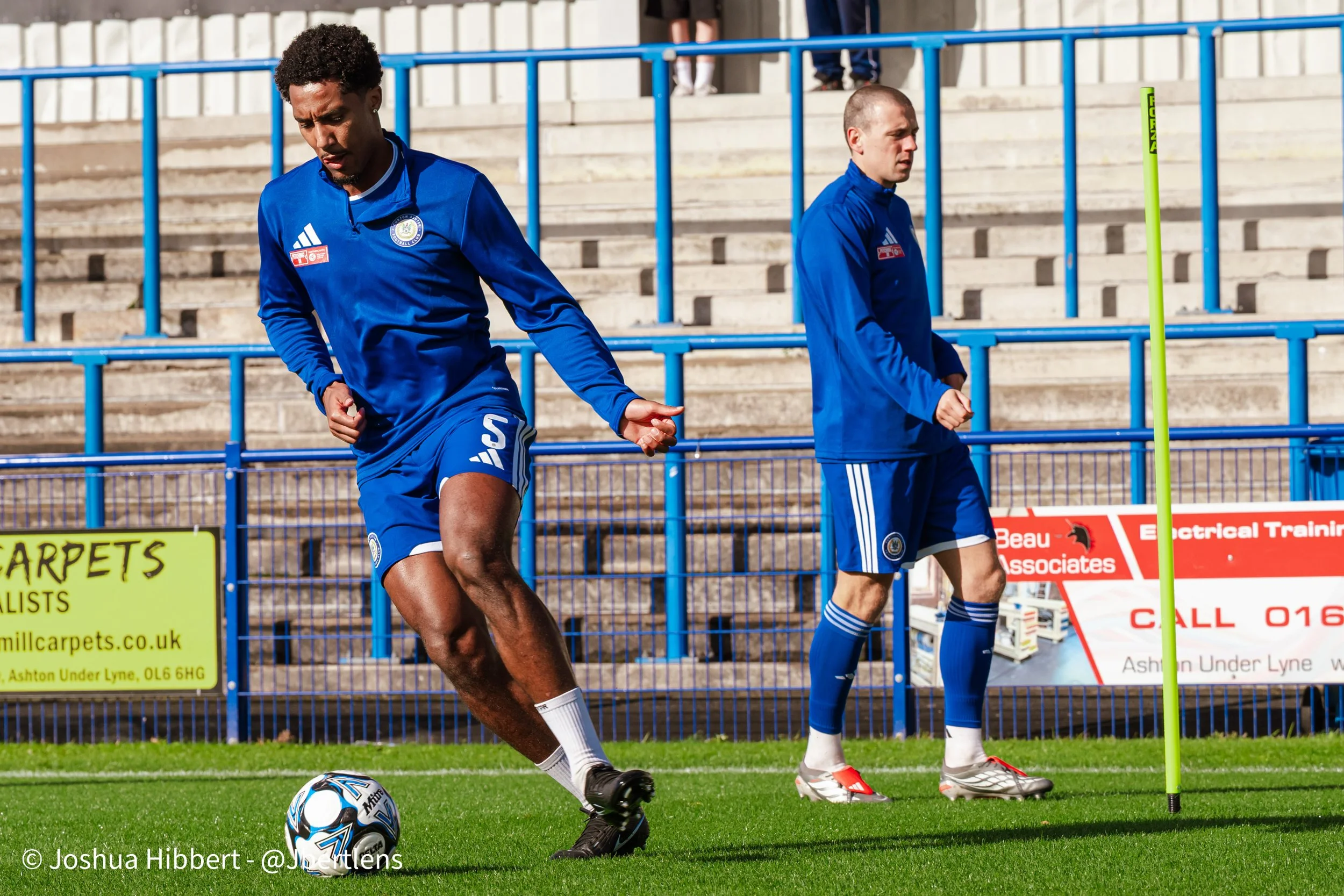 Curzon_Ashton_Hyde_United_Web_Sized_10.10.26-6.jpg