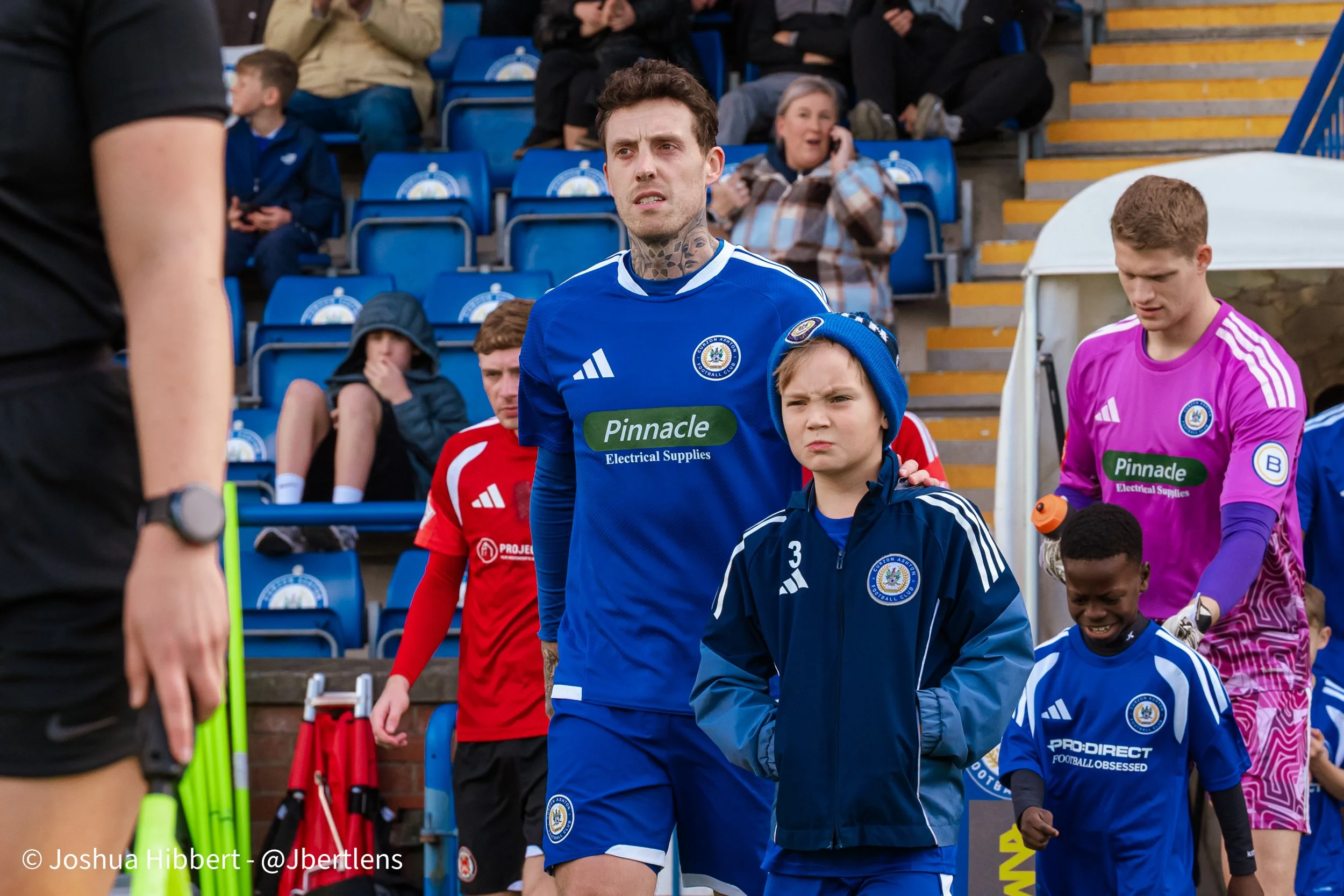 Curzon_Ashton_Hyde_United_Web_Sized_10.10.26-31.jpg