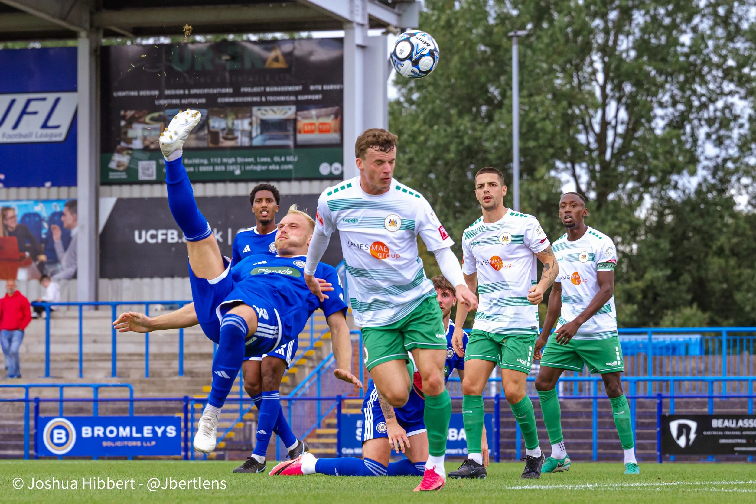 Curzon Ashton vs Bradford Park Avenue