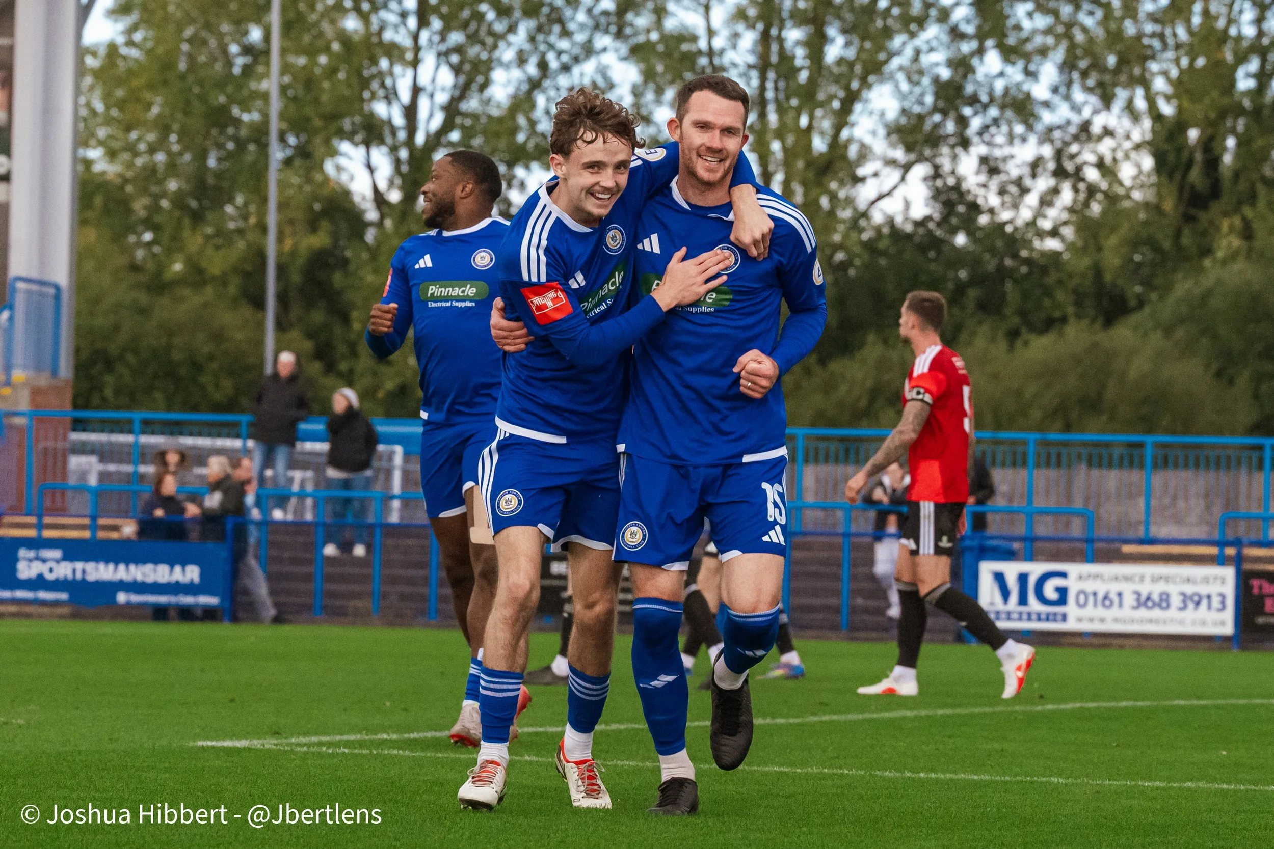 Curzon_Ashton_Hyde_United_Web_Sized_10.10.26-169.jpg