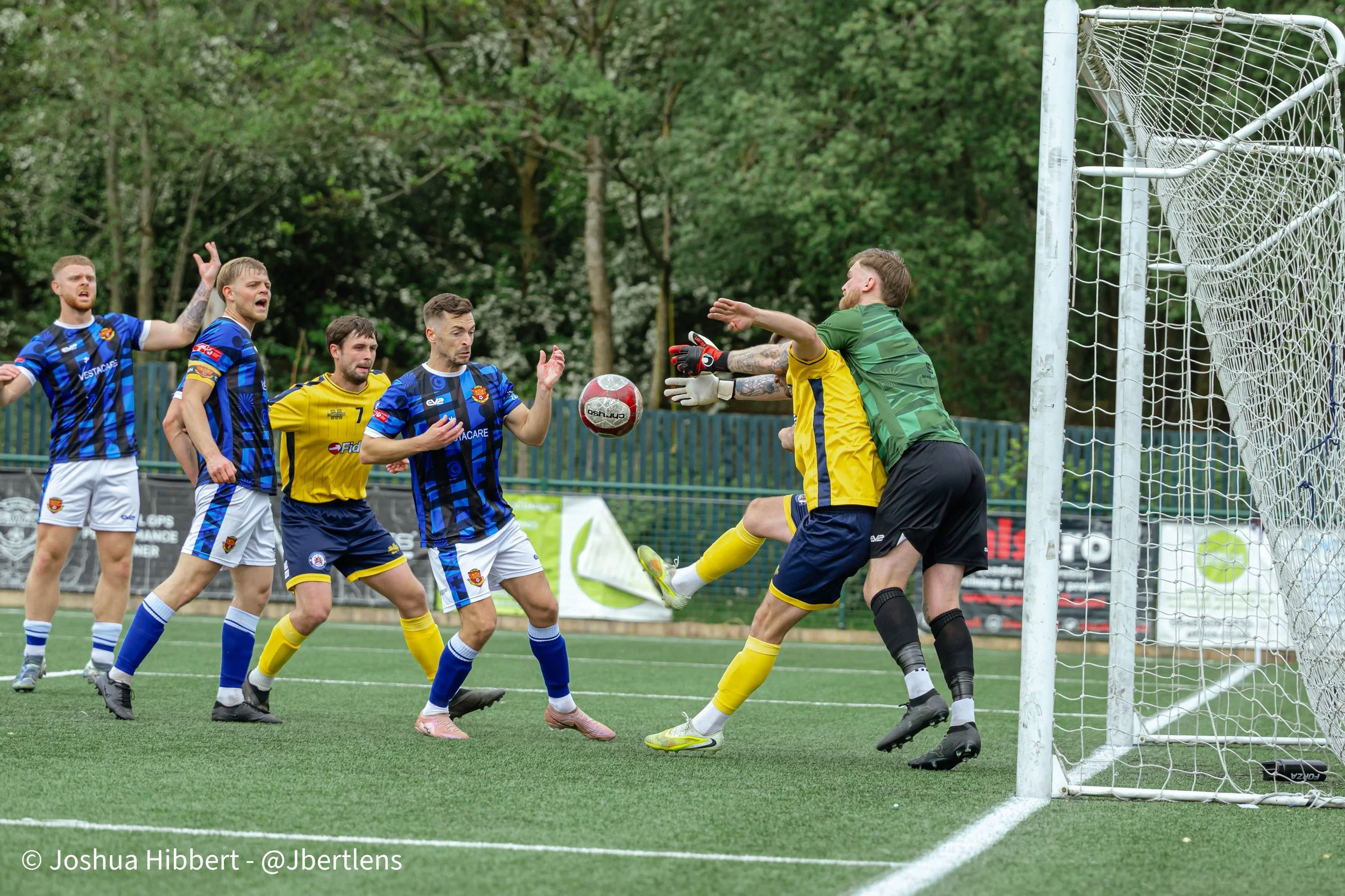 Sport_Photography_Stalybridge_Celtic_Avro_10.05.26-164.jpg