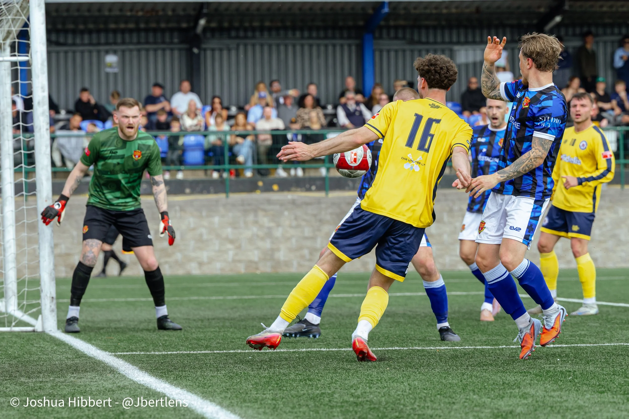 Sport_Photography_Stalybridge_Celtic_Avro_10.05.26-75.jpg