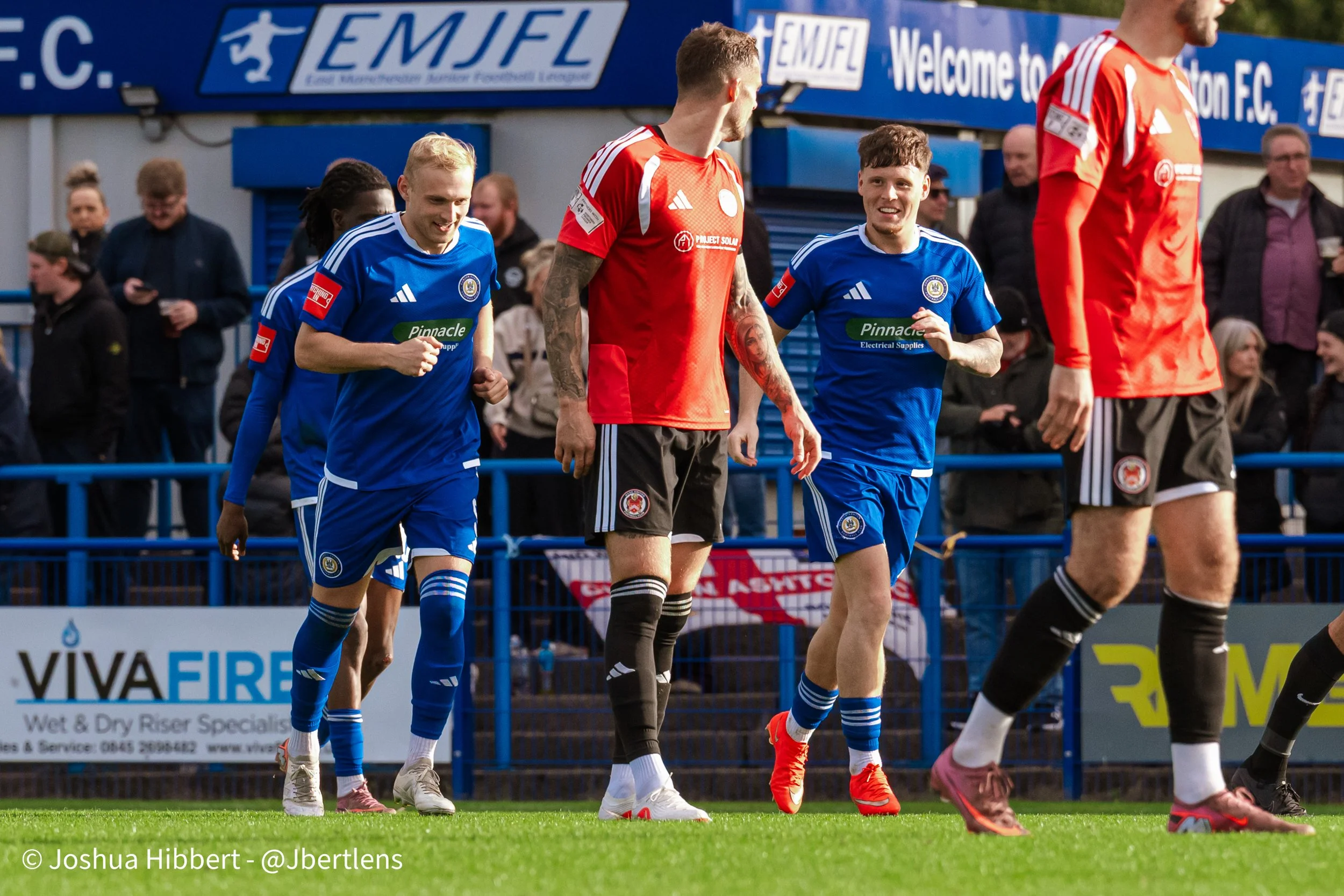 Curzon_Ashton_Hyde_United_Web_Sized_10.10.26-111.jpg