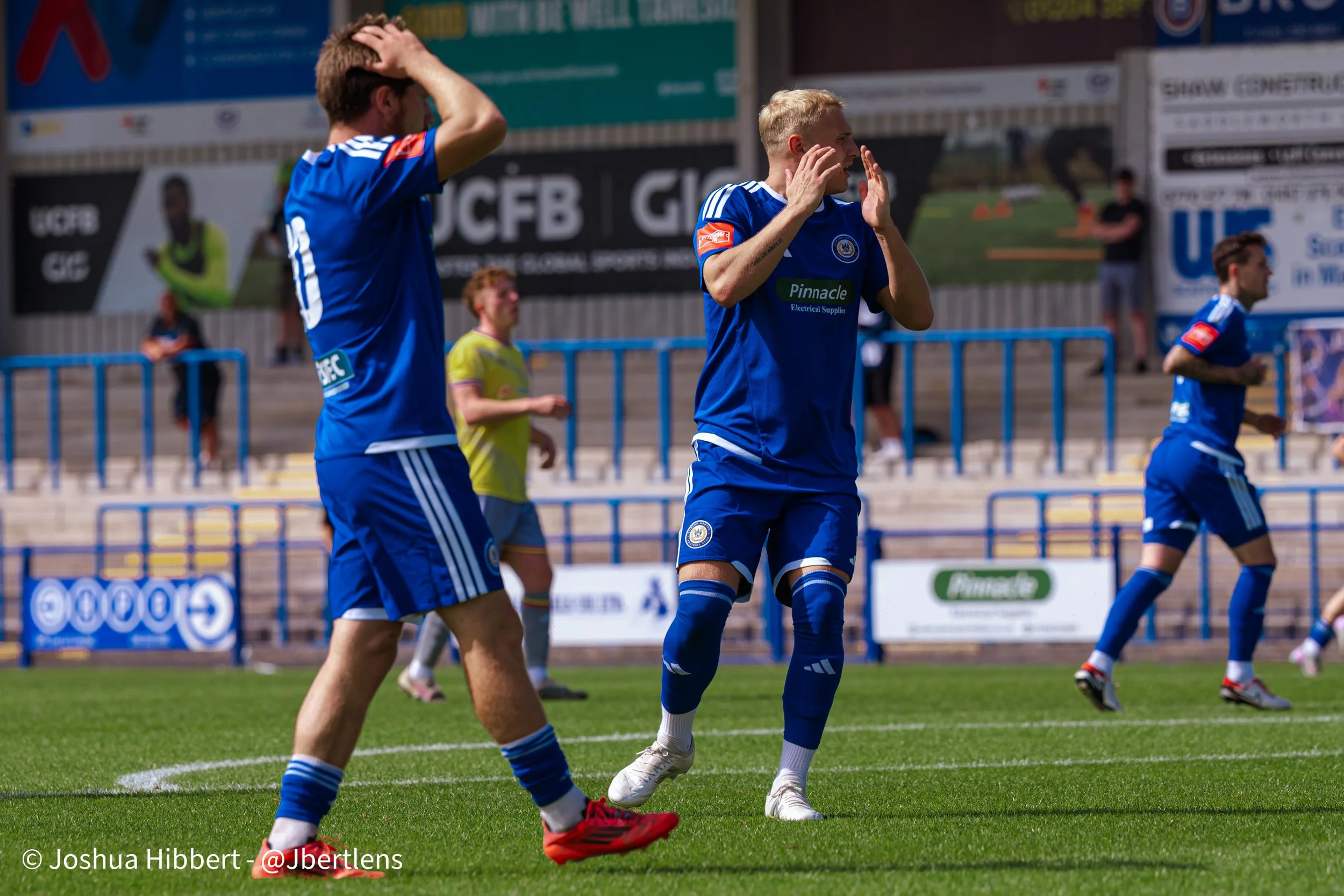 Curzon_Ashton_Alfreton_Town_Web_Sized-52.jpg