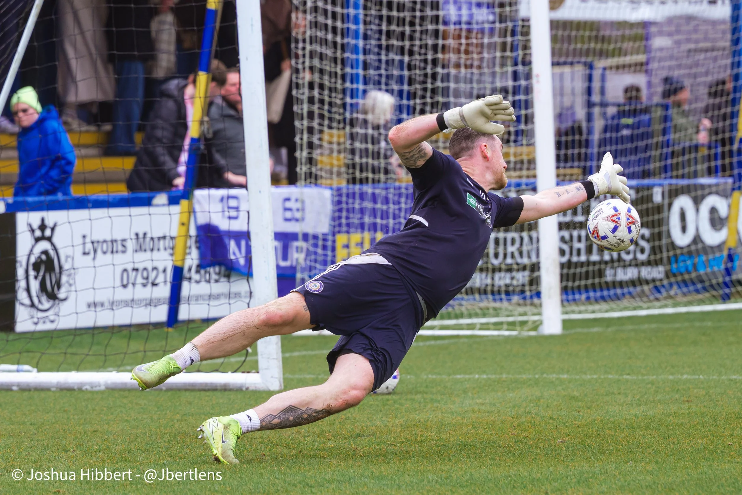 Sport_Photography_Curzon_Ashton_Radcliffe_FC_03.04.26-13.jpg