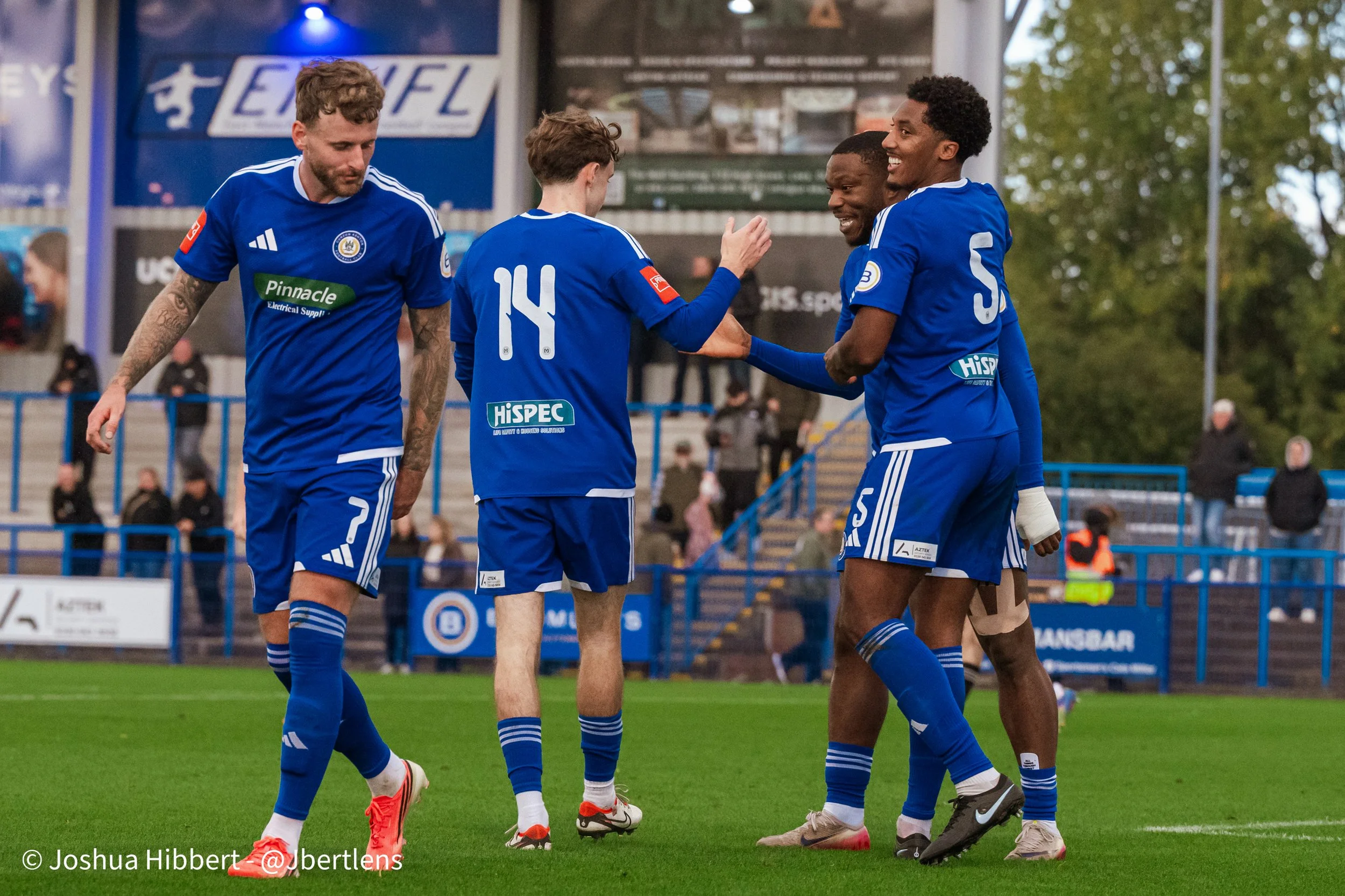 Curzon_Ashton_Hyde_United_Web_Sized_10.10.26-175.jpg