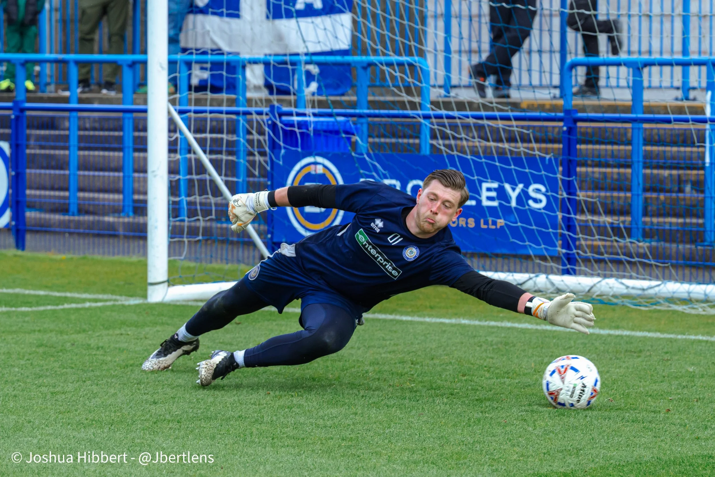 Sport_Photography_Curzon_Ashton_Buxton_FC_18.04.26-7.jpg
