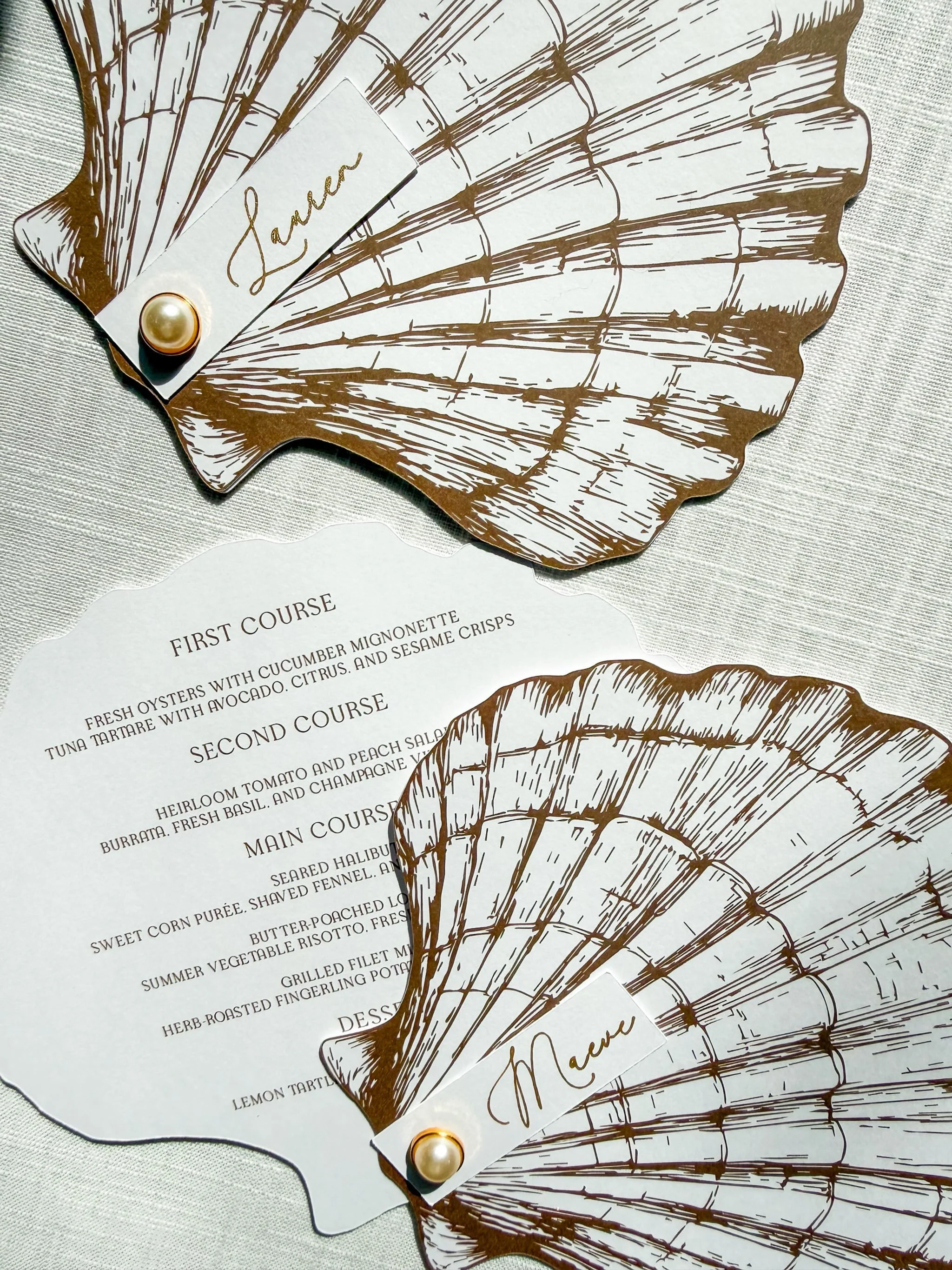 The temperatures may be dropping, but we&rsquo;re still dreaming of seaside dinner parties and coastal-inspired celebrations. 🌊

#stationery #weddingstationery #weddinginvitations #coastalwedding #stationer
