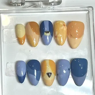 Bluey Nails