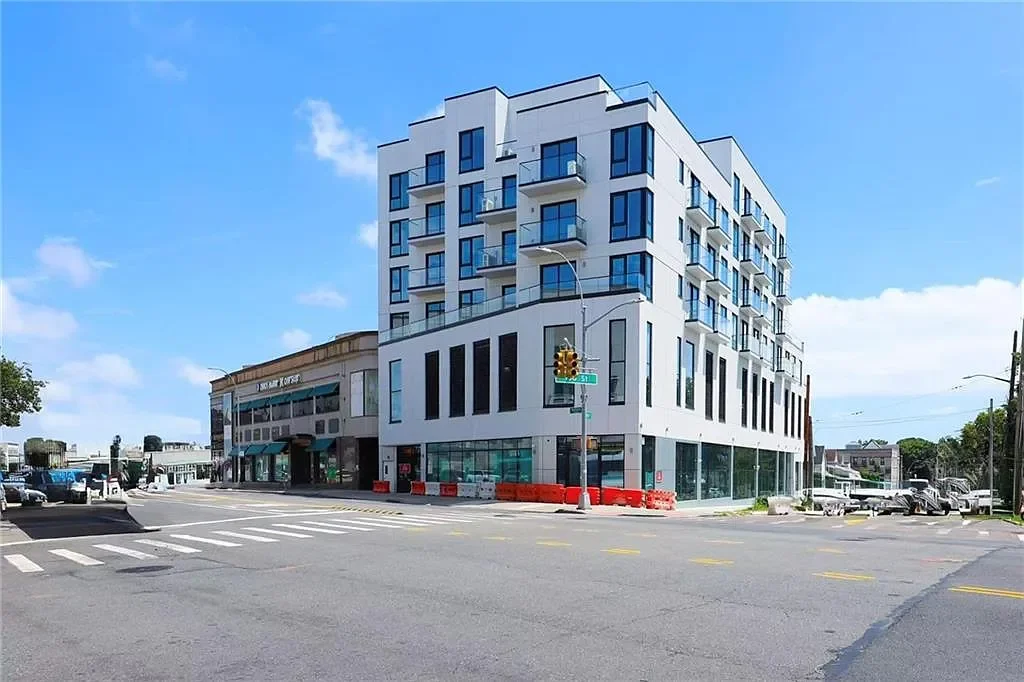 150 NORTHERN BLVD