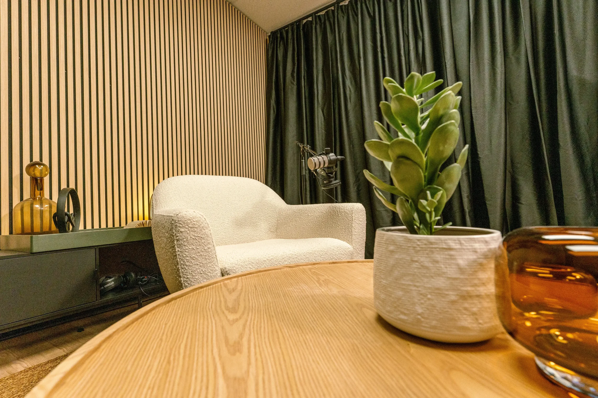 MadeByYouStudio-31_converted.webp