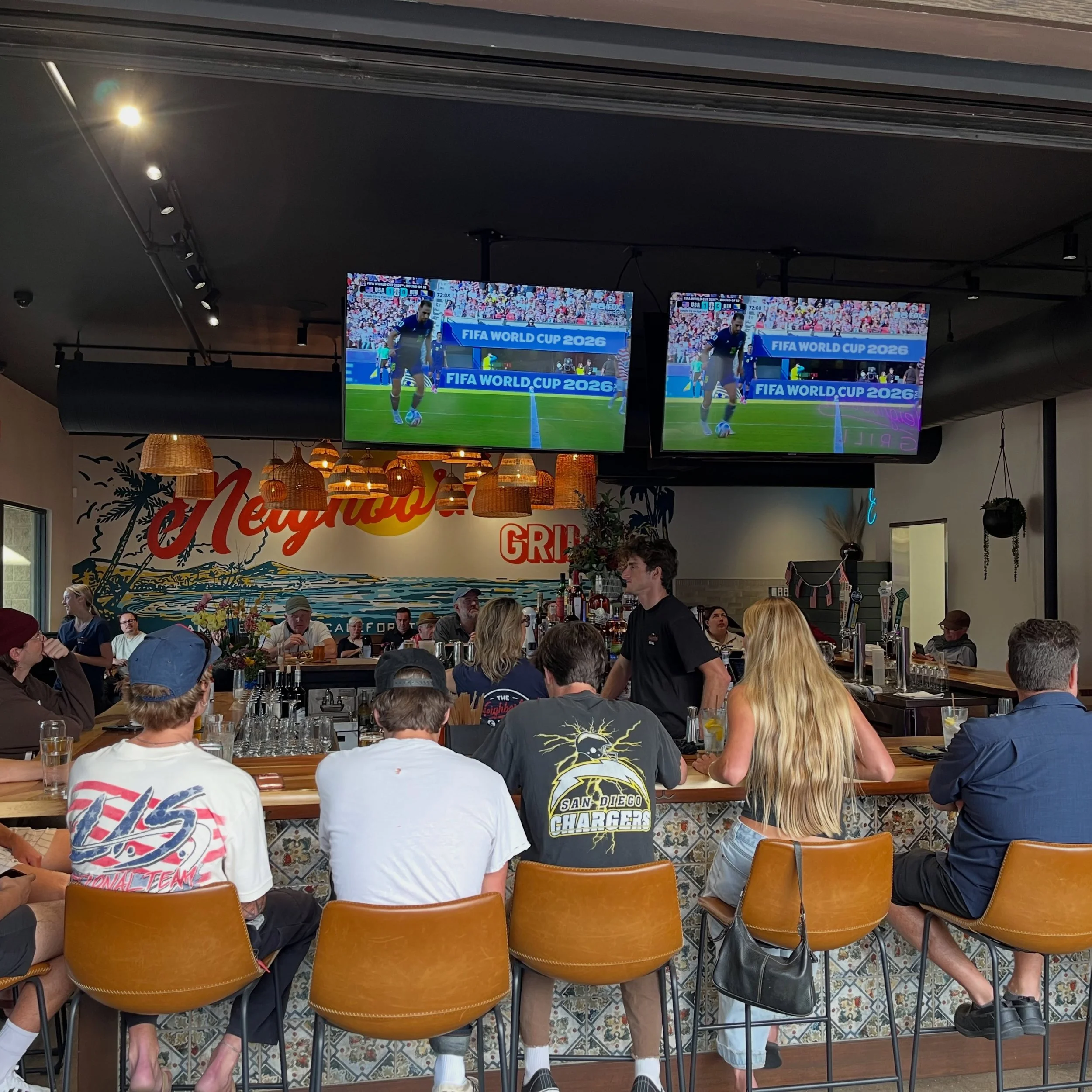 What??
The Neighborhood Grill has a Happy Hour everyday and a kids area!🐥

Happy Hour - 7 days a week
3-5:30pm 🍻🍷