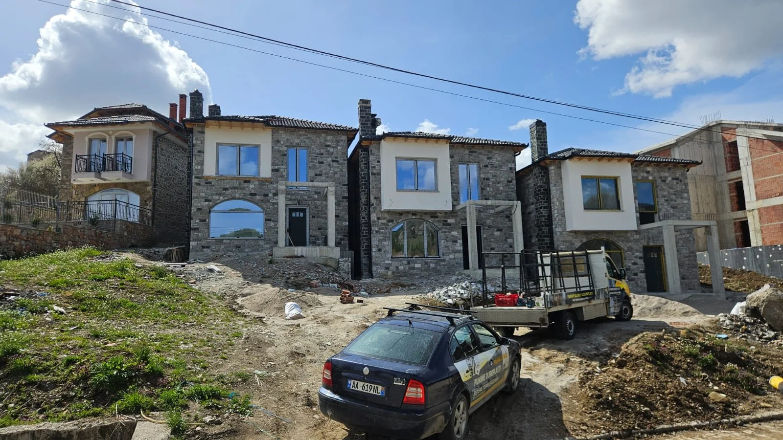 Punime Alumini - Bujtina në Voskopojë
