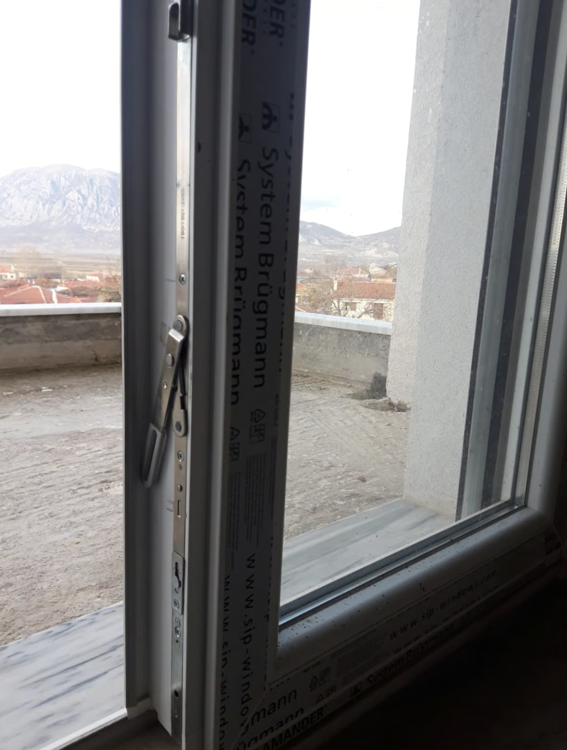 Xhama Termoizolues dhe Sigurie