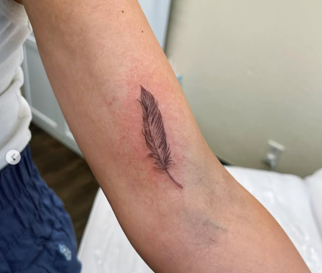 Fine Line Tattoo - feather tattoo
