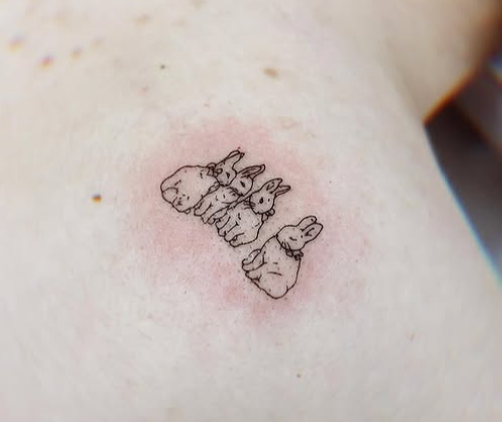 Minimalist fine line tattoos in Ohio
