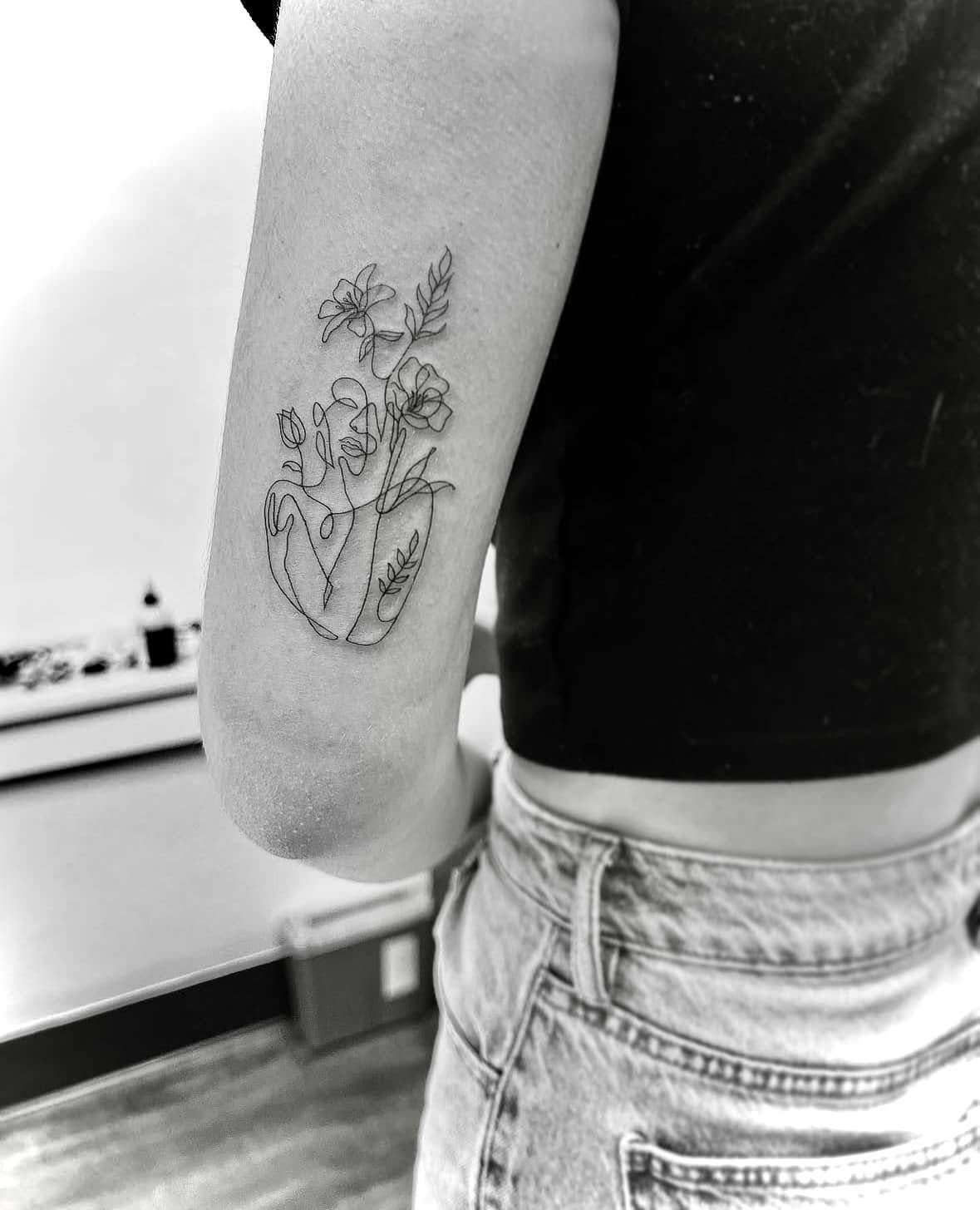 Fine Line Tattoo - single line tattoo