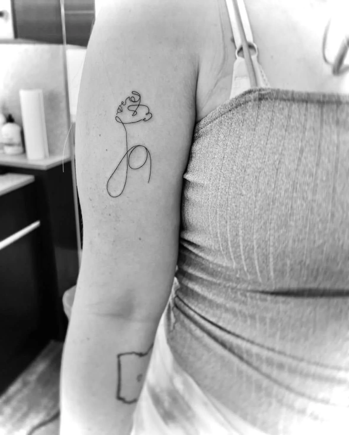 Fine Line Tattoo - single line tattoo