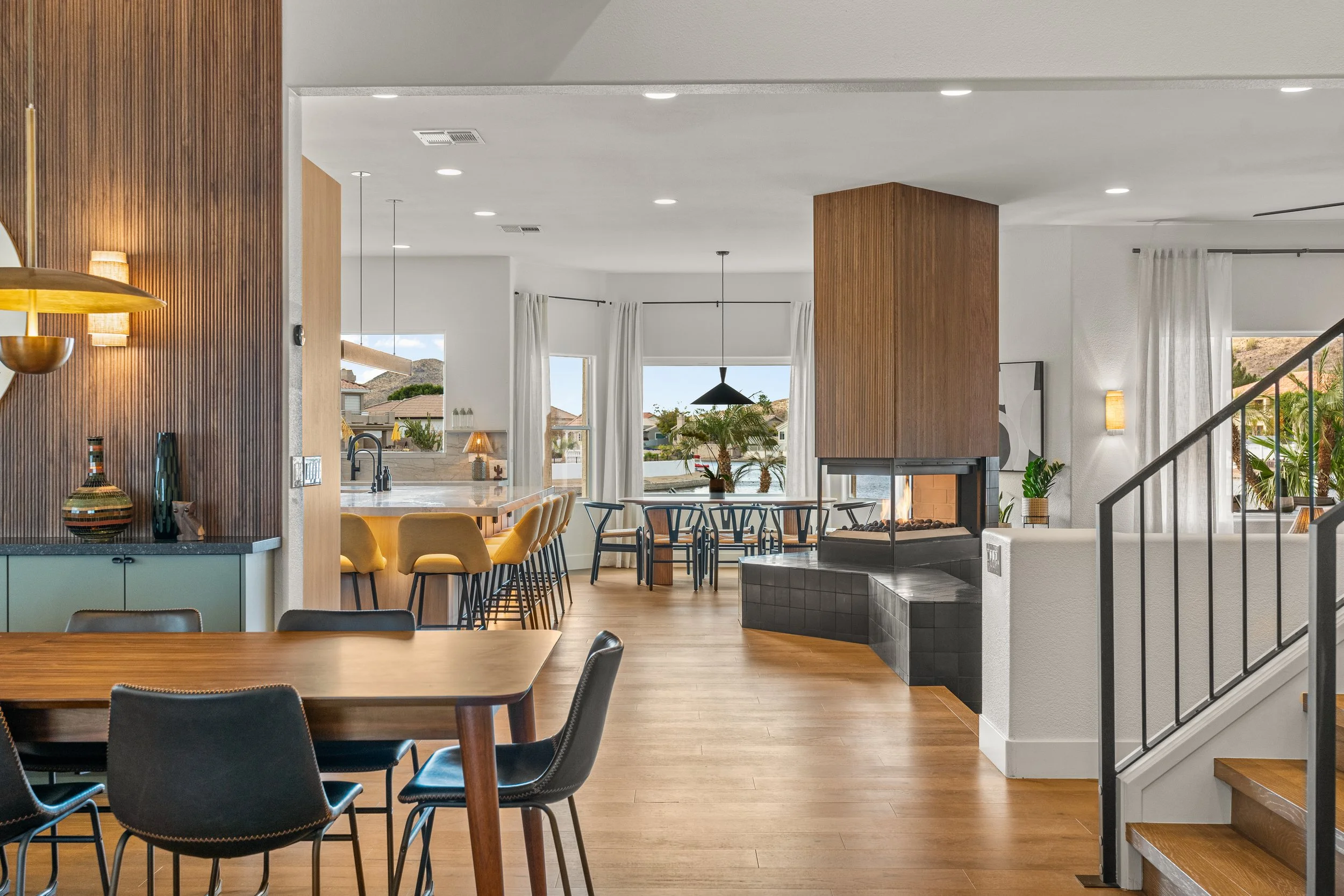 014-Dining & Kitchen.jpg