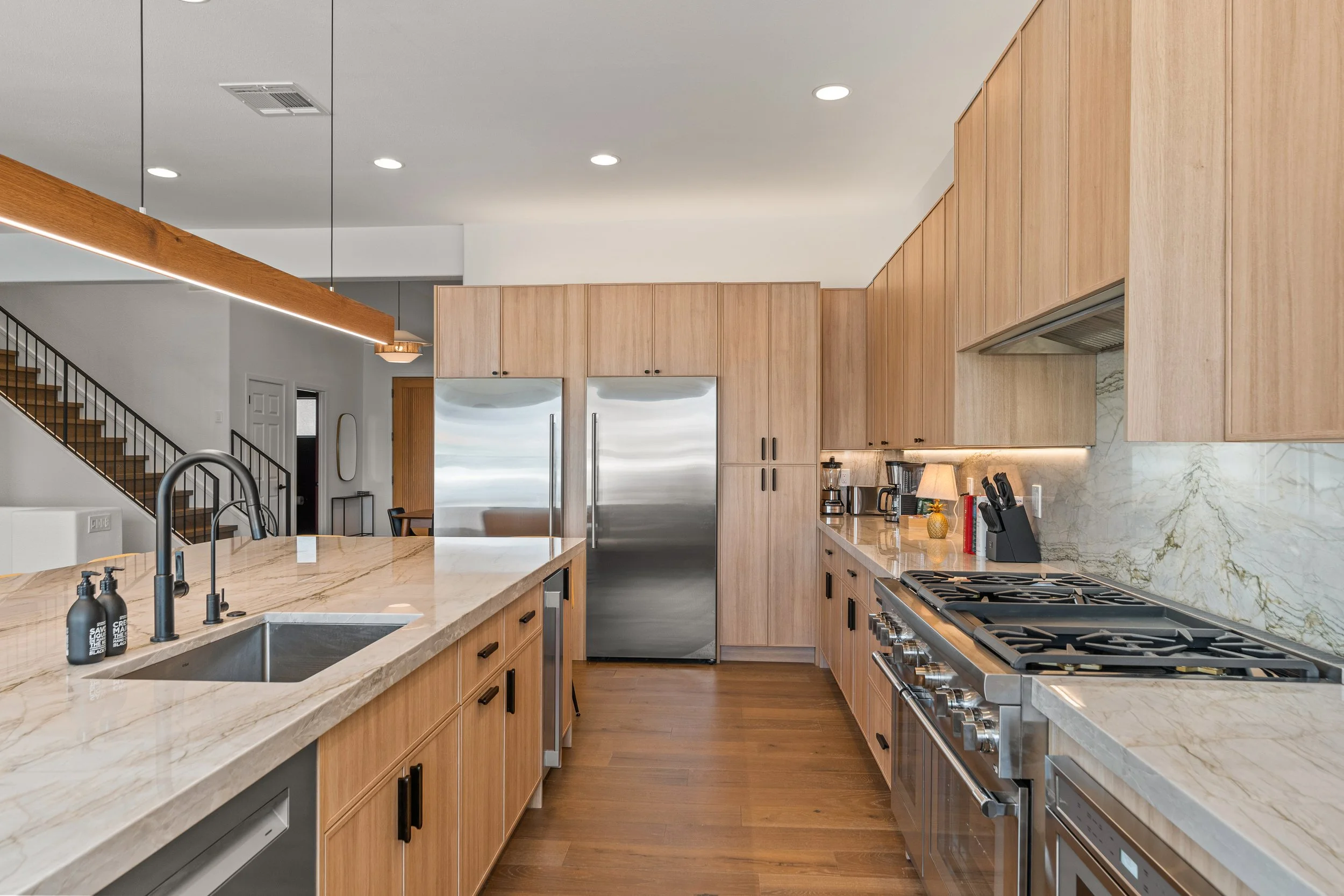028-Kitchen views.jpg