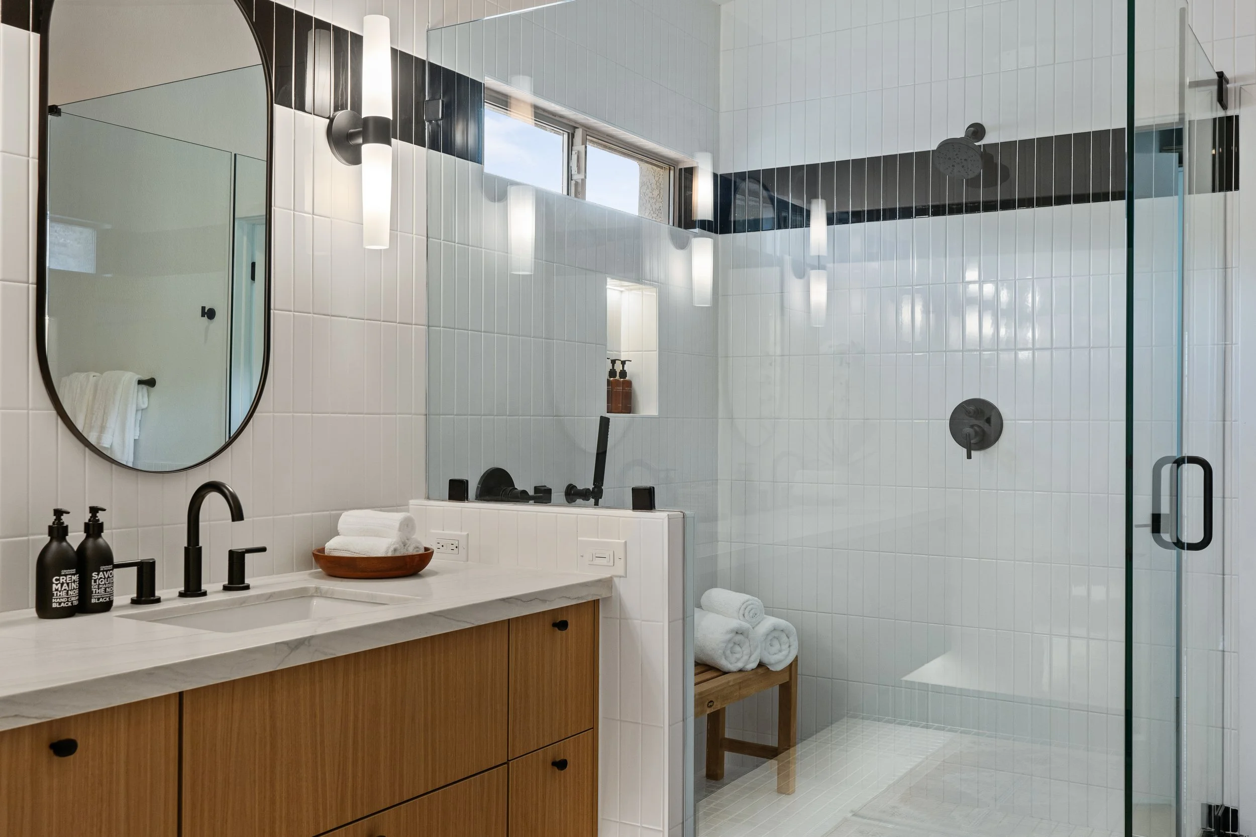 051-Primary bathroom.jpg